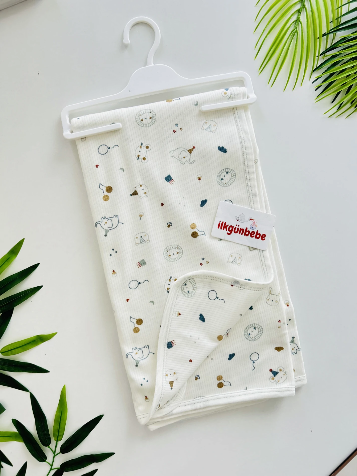 Sevimli Hayvanlar Temalı Premium Kalite Yumuşacık 90*100 Battaniye