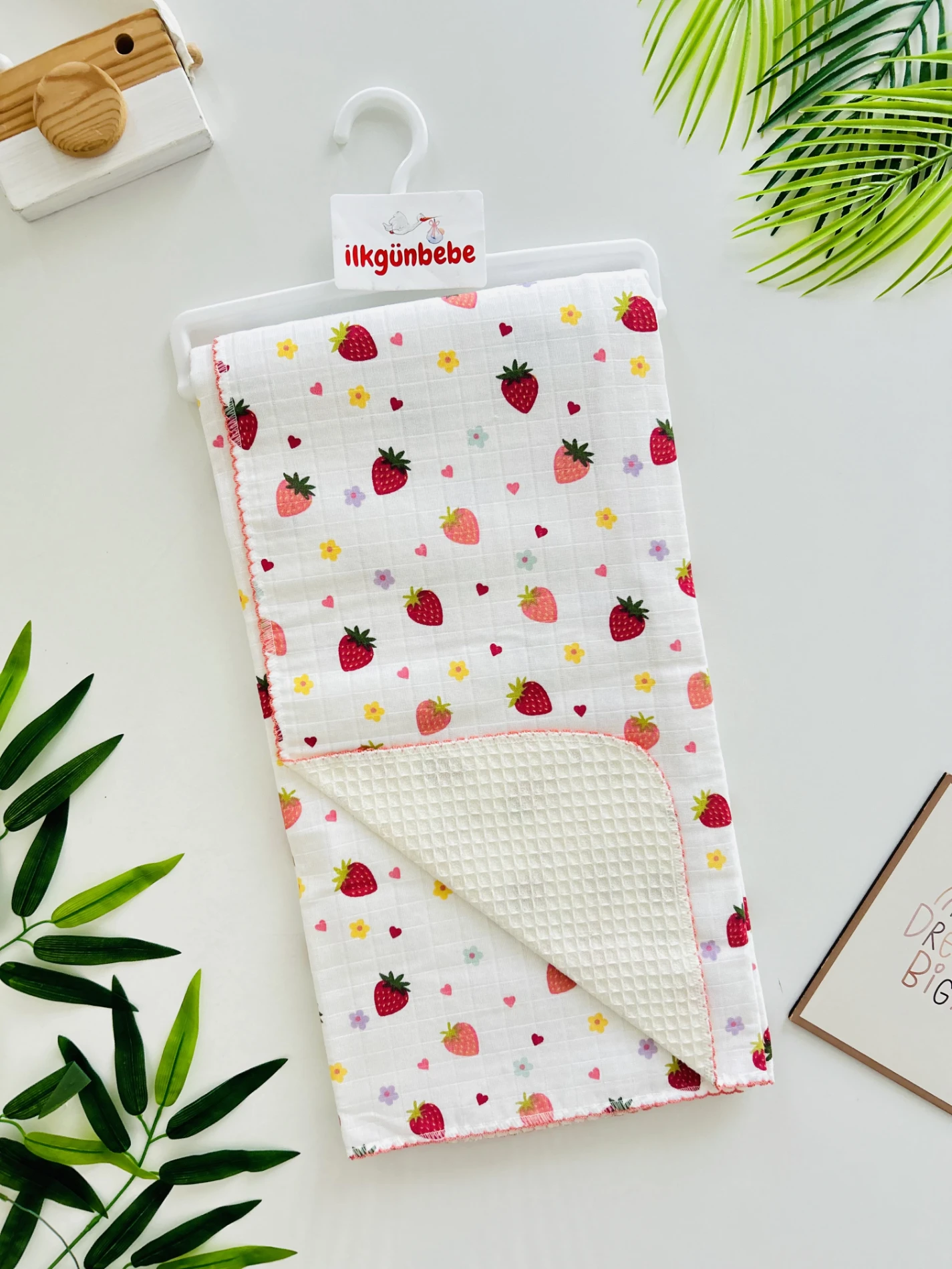 Çilek Müslin Kenarı Oyalı Pike Battaniye