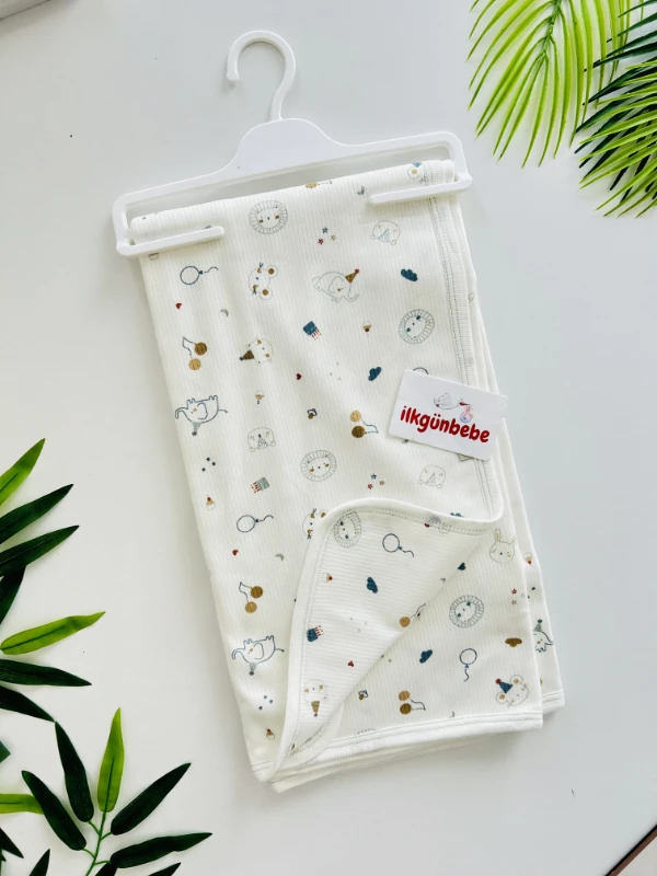 Sevimli Hayvanlar Temalı Premium Kalite Yumuşacık 90*100 Battaniye