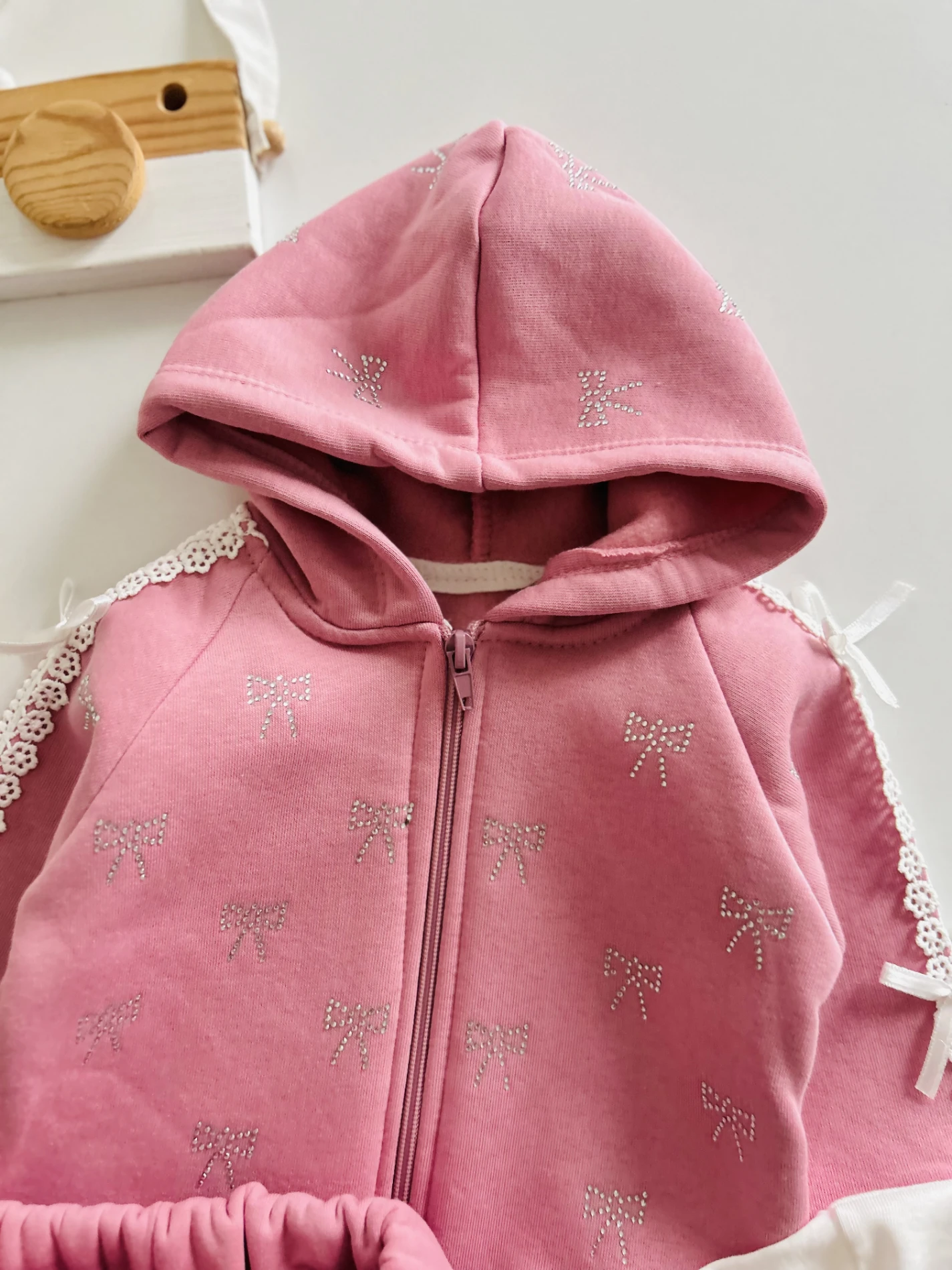 Taşlı Kurdale Desenli Fiyonklu Premium Kalite 3 İp Şardonlu 3’lü Özel Koleksiyon Takım