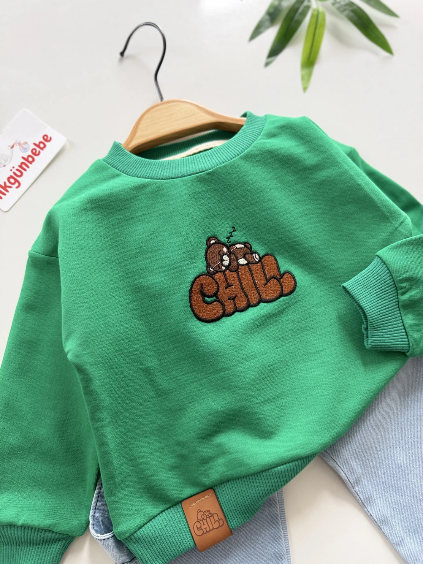 Kot Pantalonlu  Donald Duck Baskılı Sweatli 2’li Takım