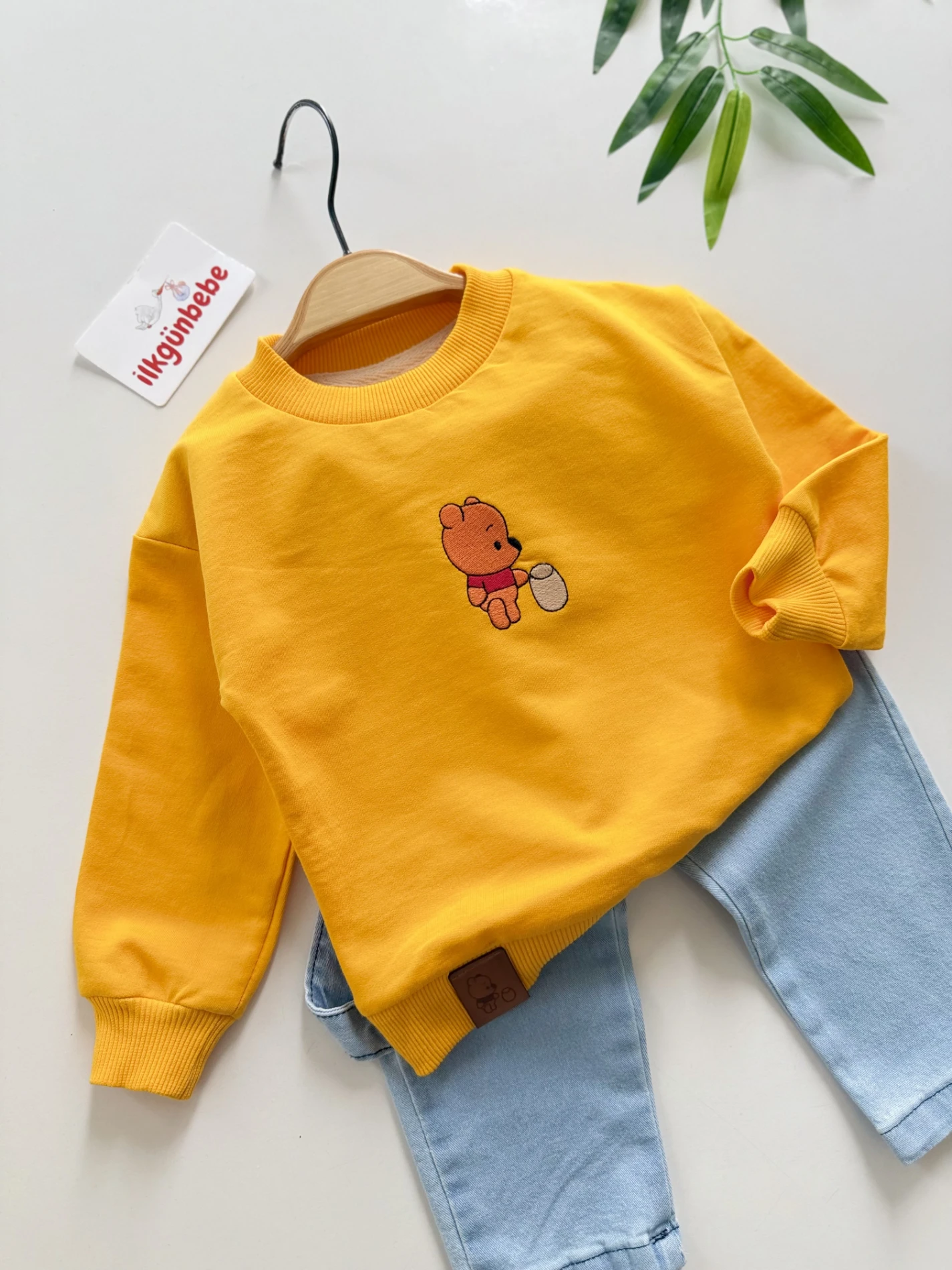 Kot Pantalonlu Winnie The Pooh Baskılı Sweatli 2’li Takım
