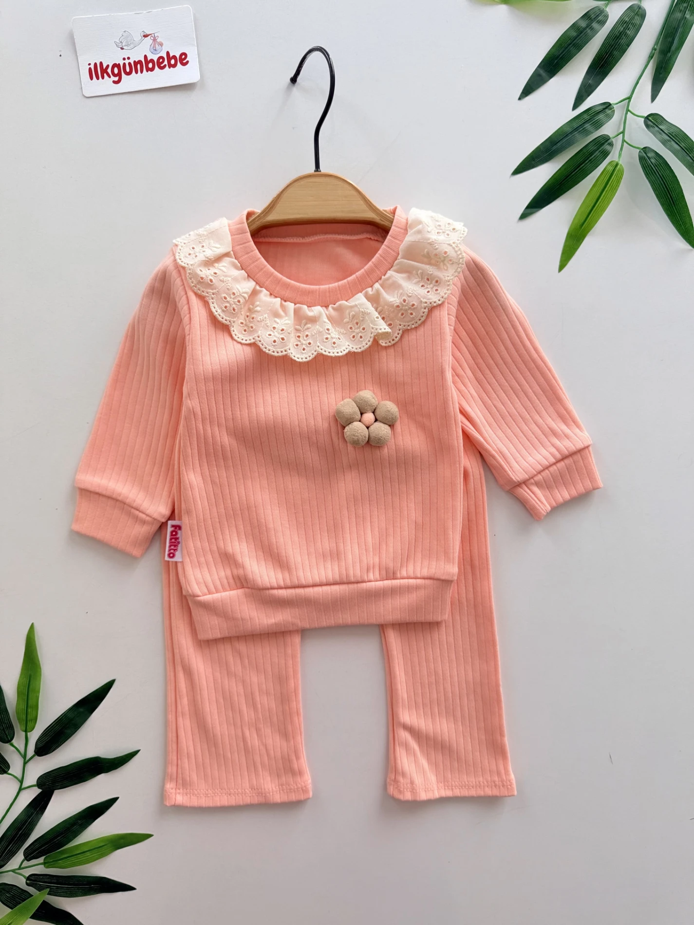 Çiçek Nakışlı Kız Bebek Takım