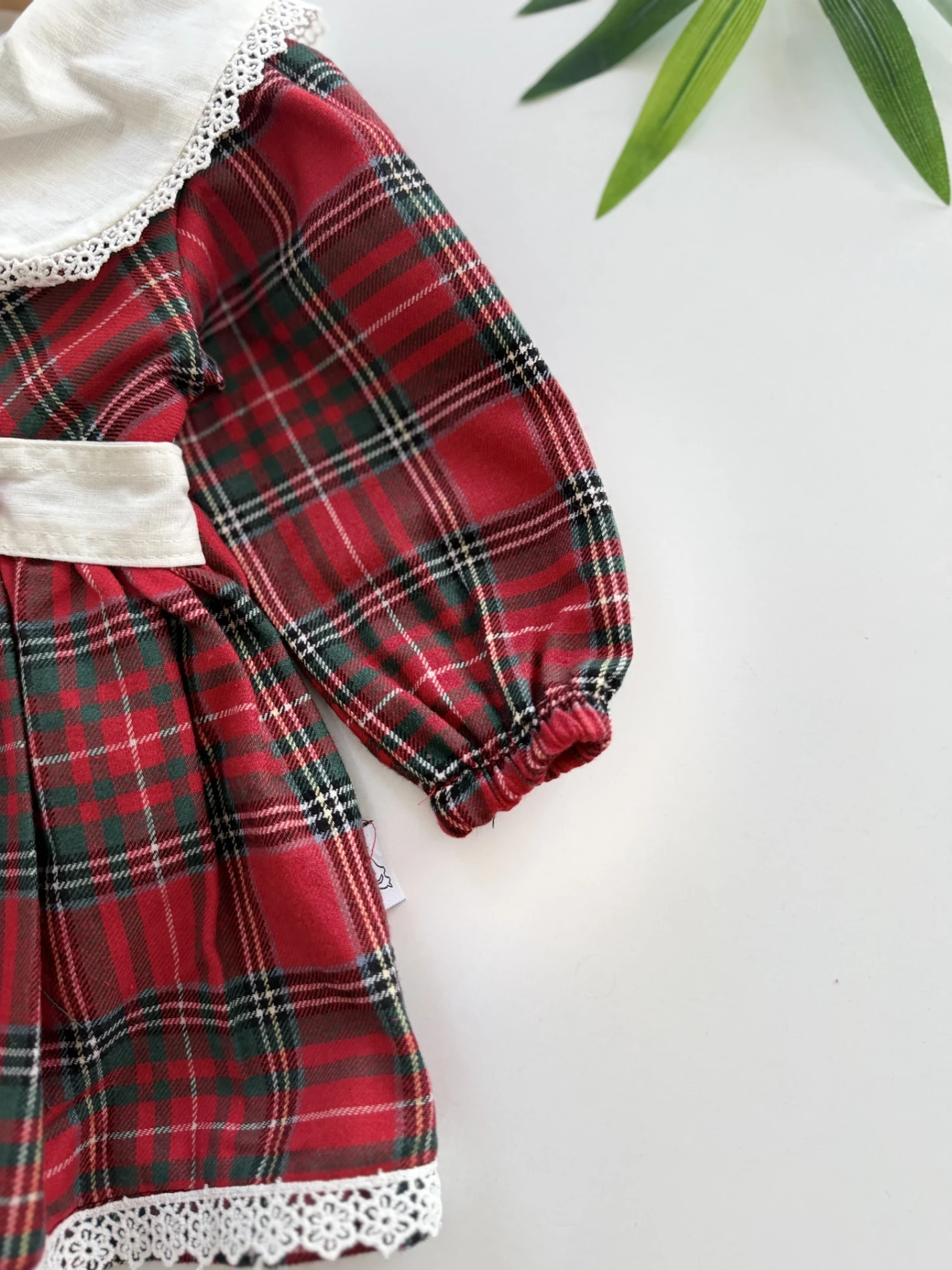 Pötikare Büyük Yakalı Dantel Detaylı Kırmızı Ekose Bebek Elbisesi