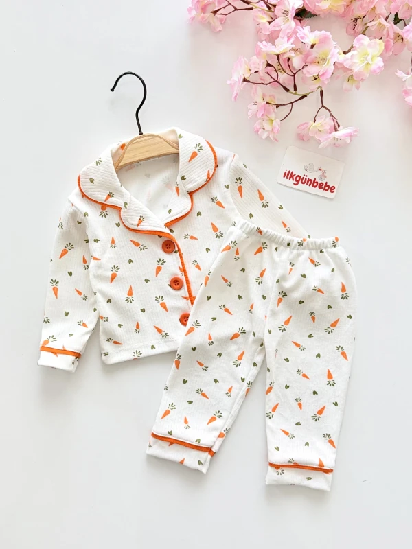 Havuç Desenli Bebe Yakalı   Pijama Takımı