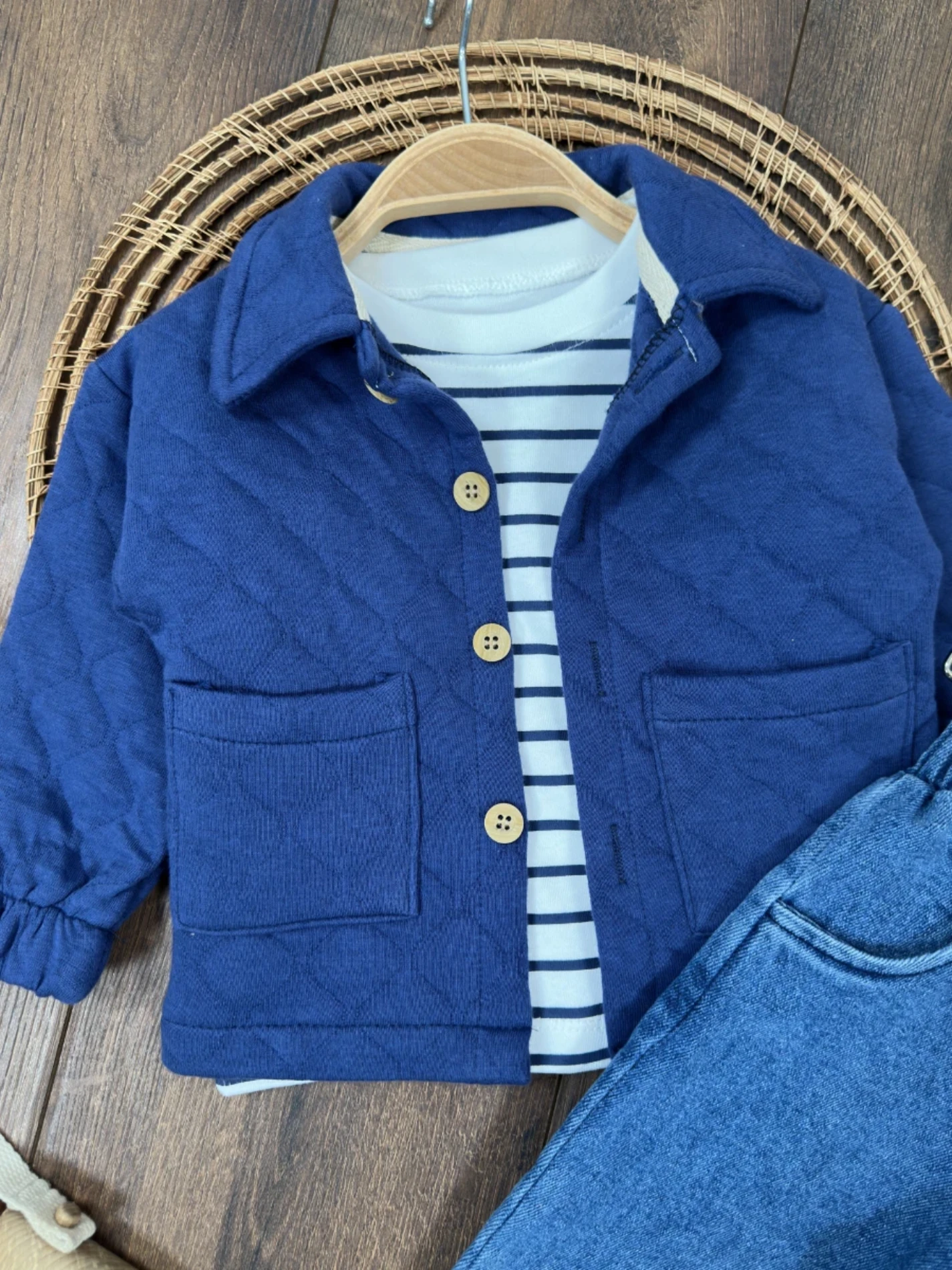 Kapitone Ceketli Çizgili Sweatli Kot Pantalonlu 3’lü Takım