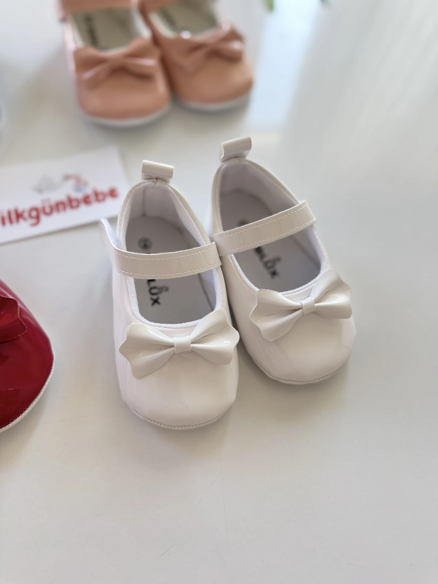  Fiyonklu Rugan Babet