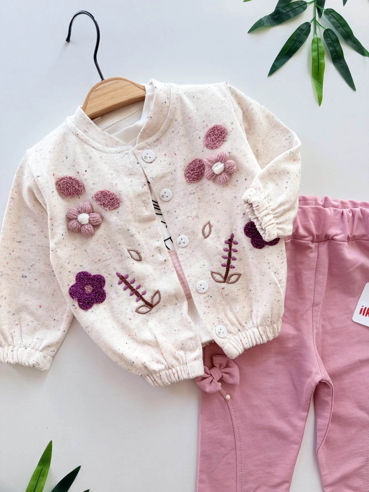 Çiçek Desenli Hırkalı Fiyonk Pantalonlu Badili 3’lü Takım