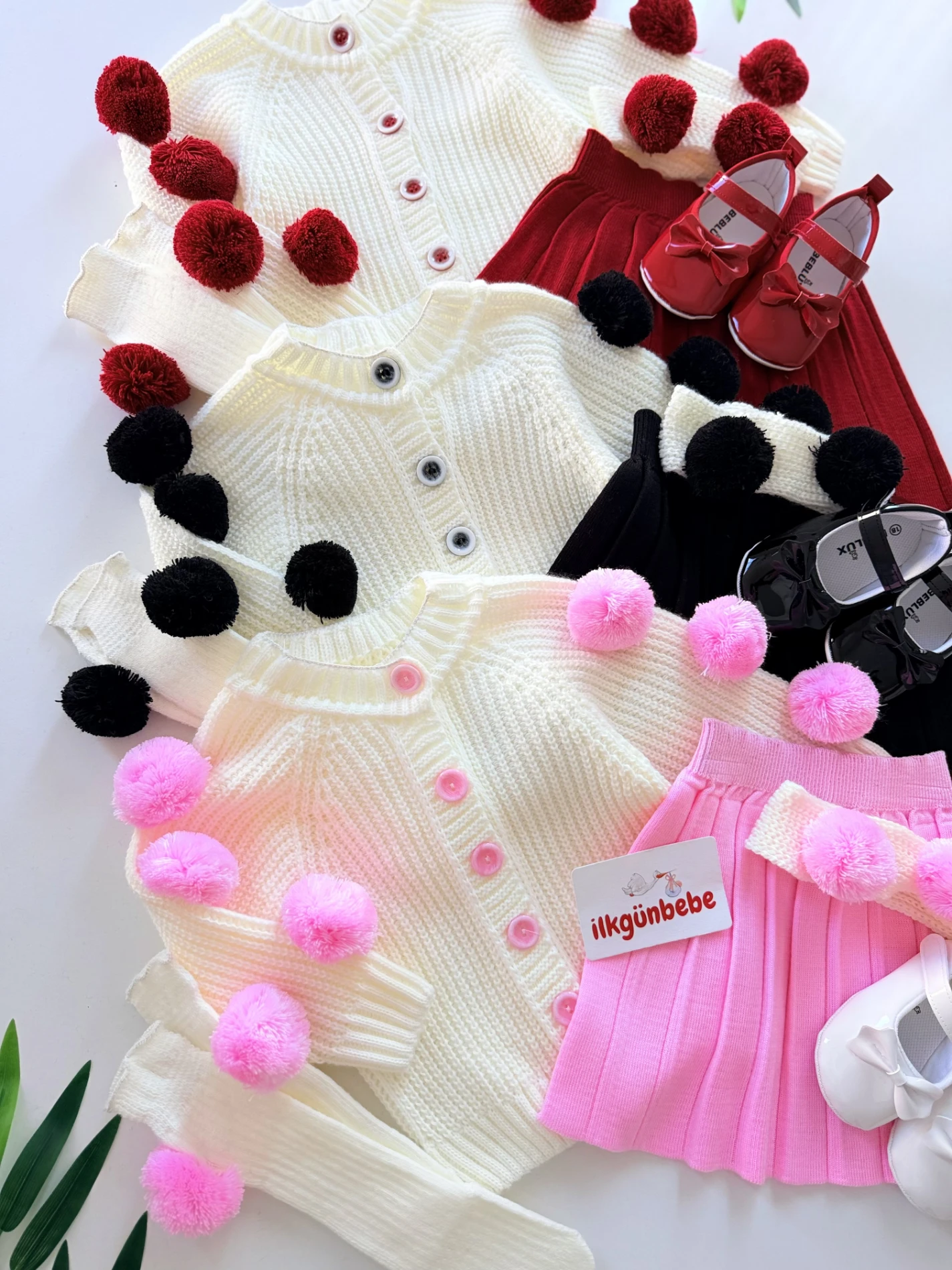 Ponponlu Selanik Örgüsü Hırkalı Triko Etekli Bandana & Çorap 4’lü Set