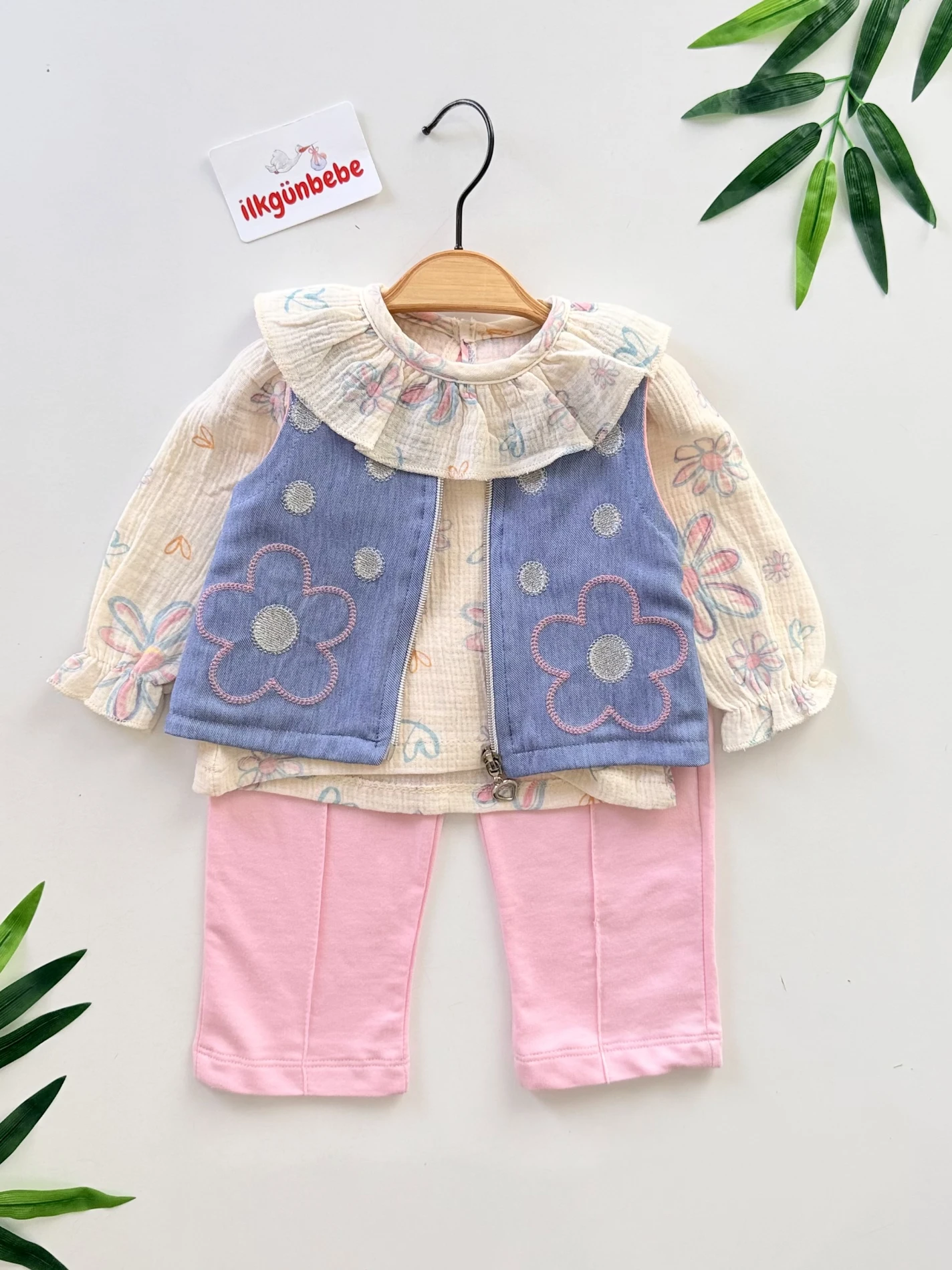 Çiçek Desenli Müslin & Kot Yelekli Pantalonlu 3’lü Takım