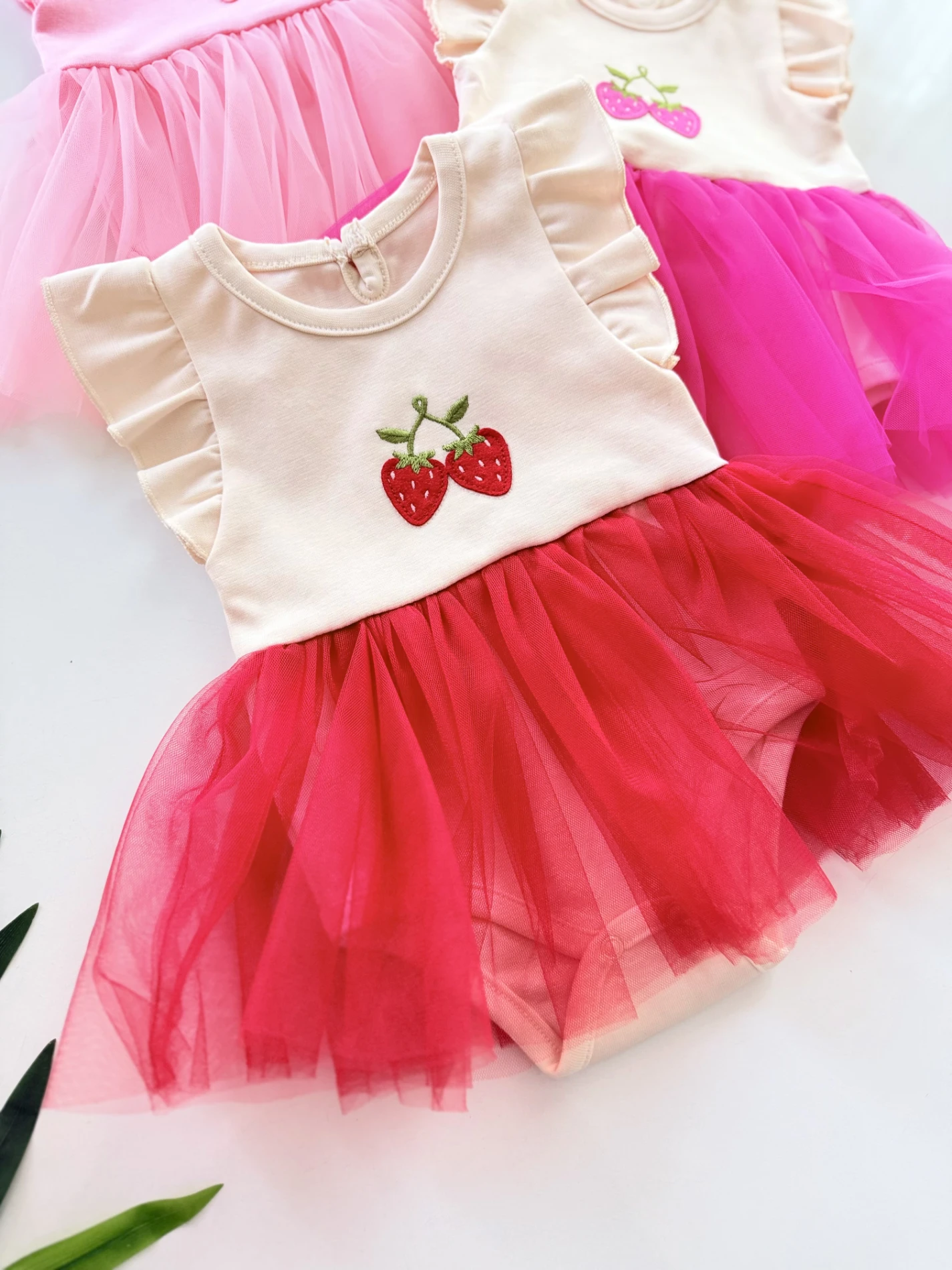 Çilek Desenli Tütülü Body Elbise