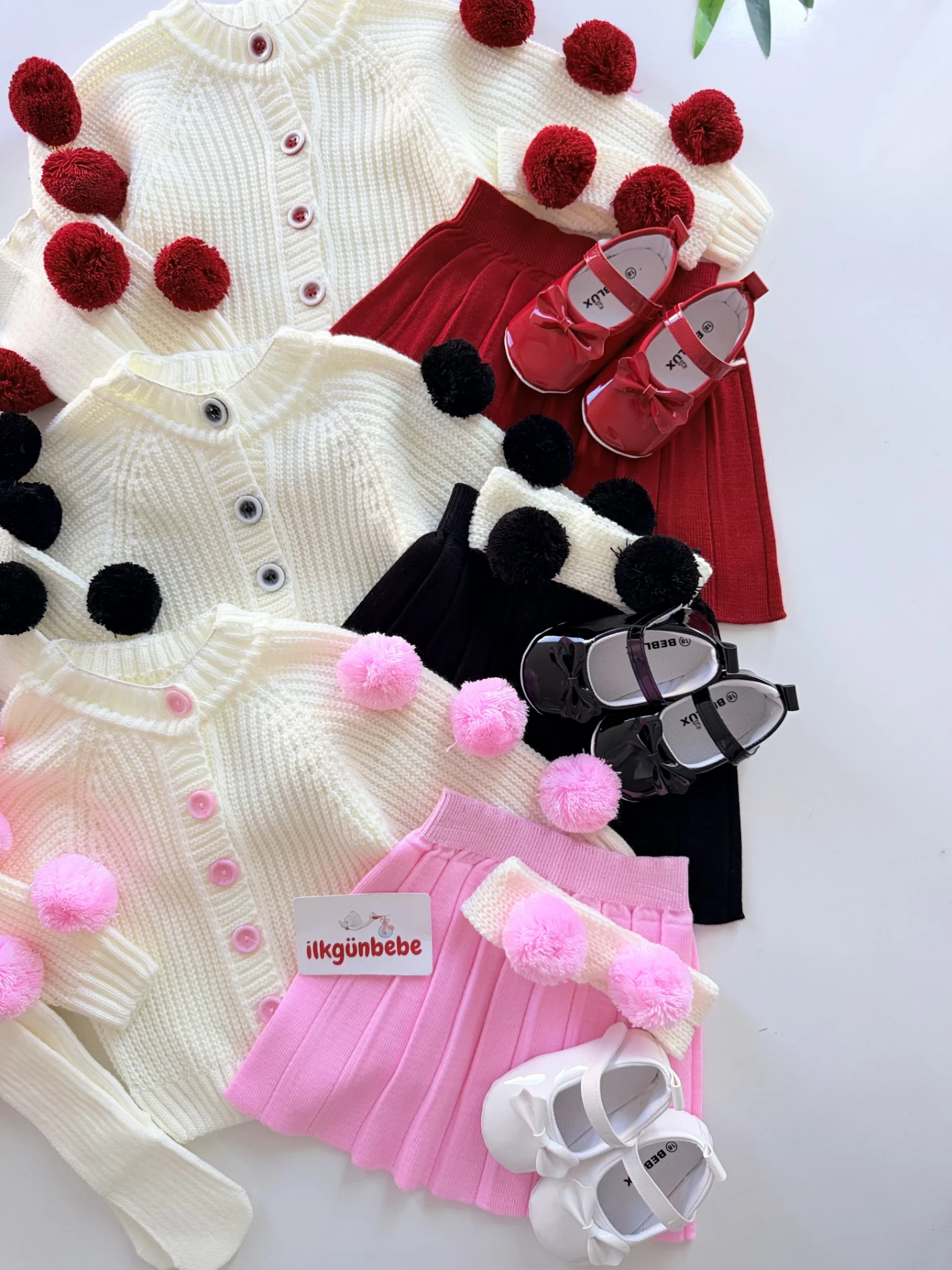 Ponponlu Selanik Örgüsü Hırkalı Triko Etekli Bandana & Çorap 4’lü Set