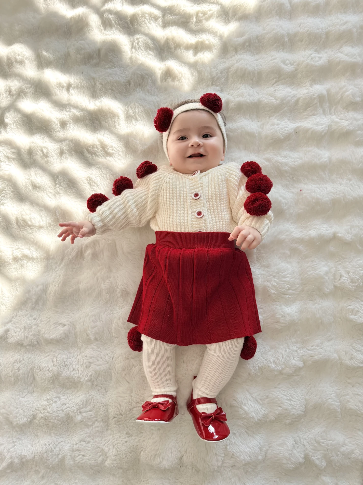 Ponponlu Selanik Örgüsü Hırkalı Triko Etekli Bandana & Çorap 4’lü Set