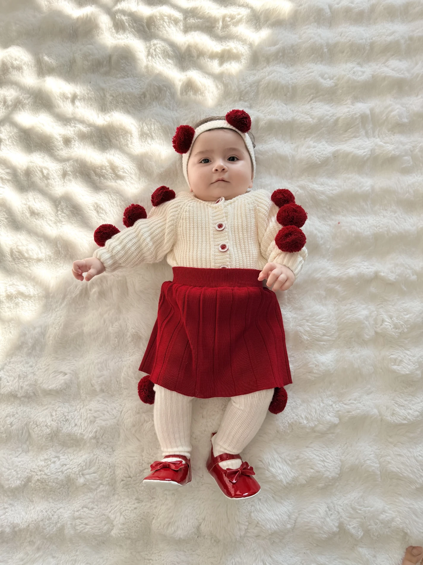 Ponponlu Selanik Örgüsü Hırkalı Triko Etekli Bandana & Çorap 4’lü Set