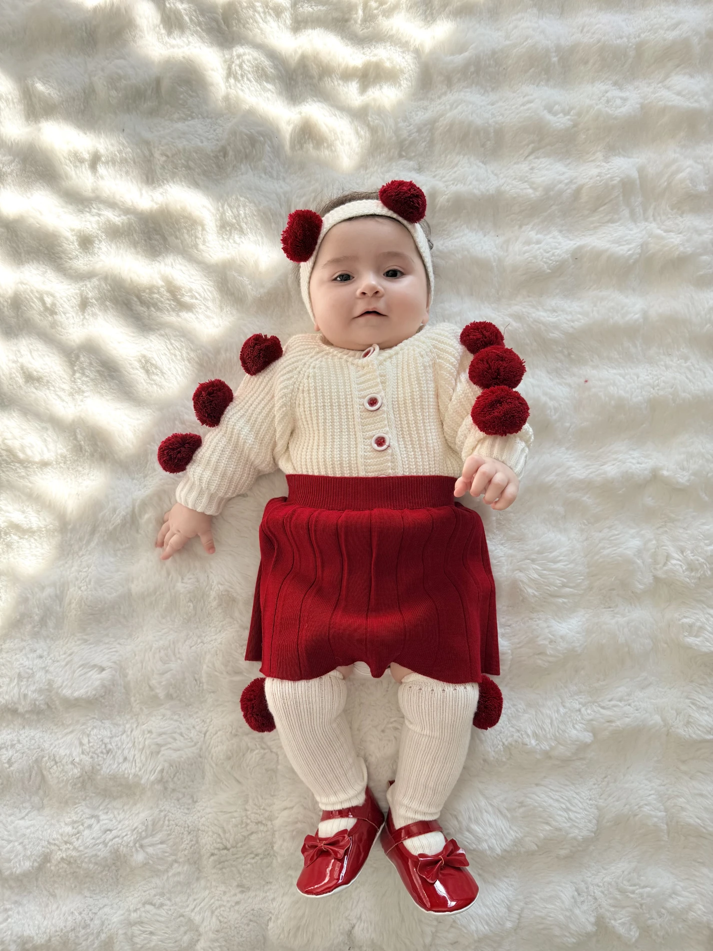 Ponponlu Selanik Örgüsü Hırkalı Triko Etekli Bandana & Çorap 4’lü Set