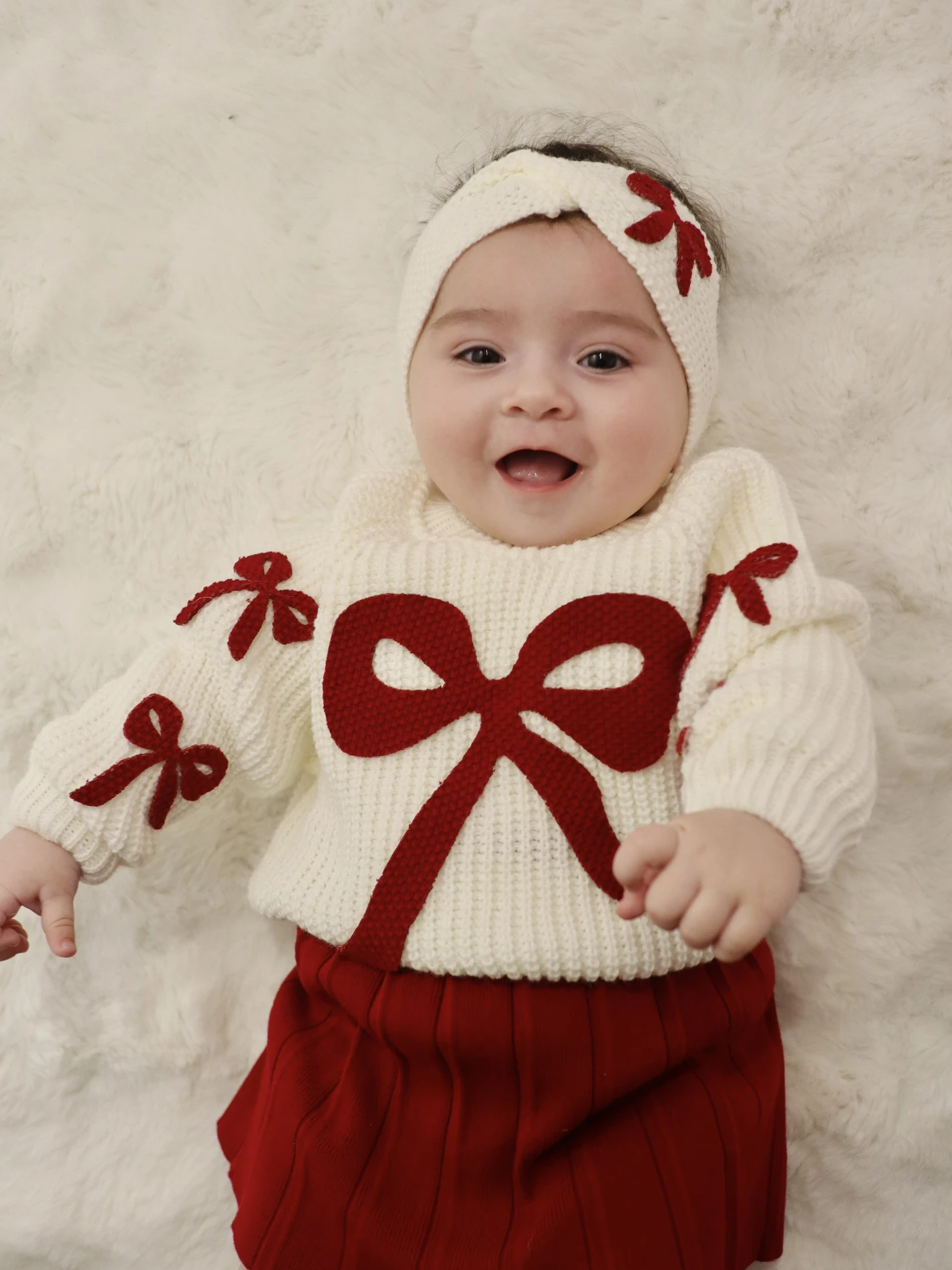 Selanik Örgüsü Kumaşlı Fiyonk Detaylı Triko Etekli 3’lü Takım