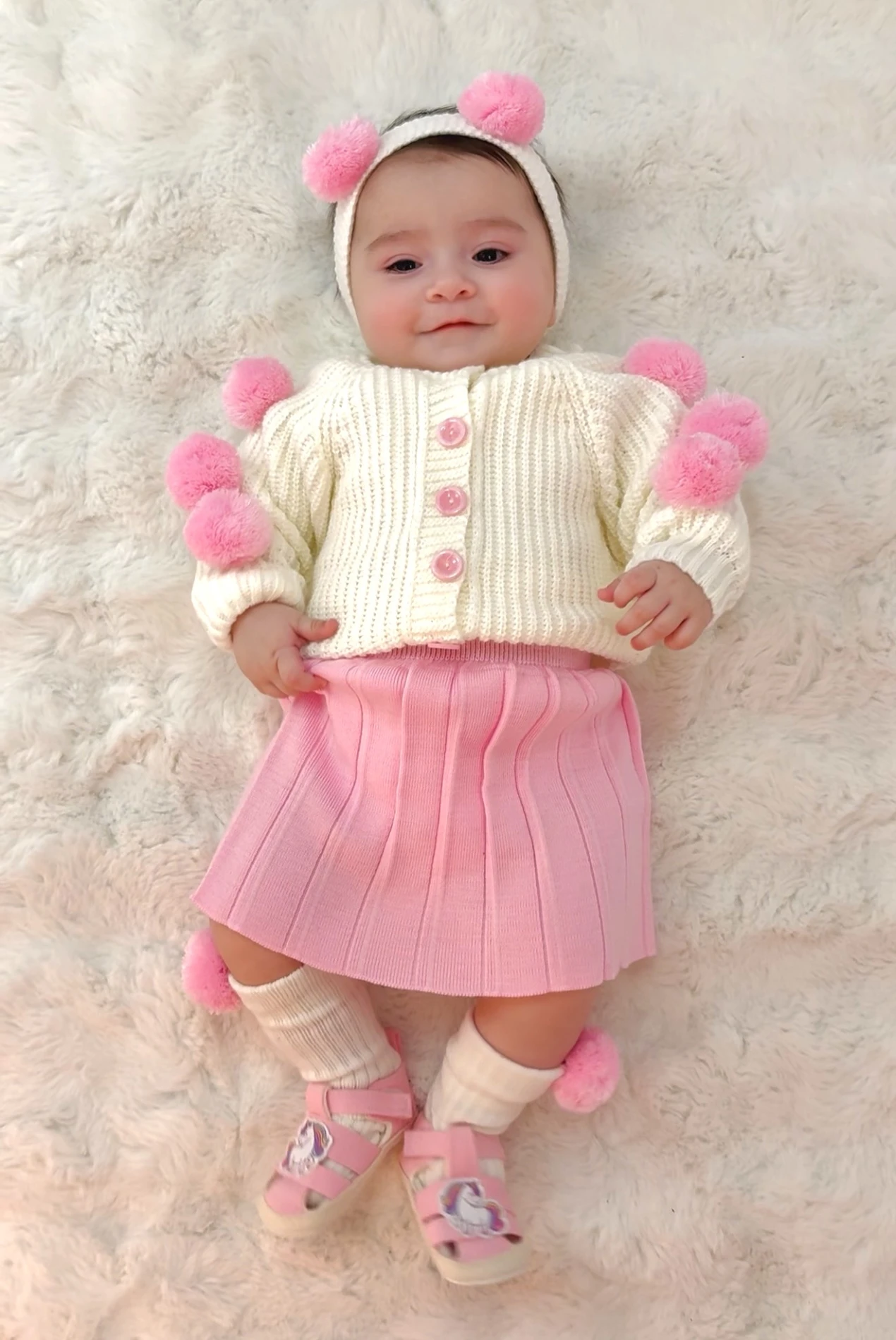 Ponponlu Selanik Örgüsü Hırkalı Triko Etekli Bandana & Çorap 4’lü Set