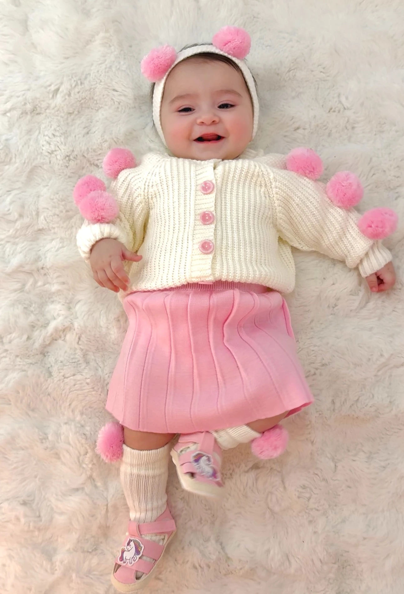 Ponponlu Selanik Örgüsü Hırkalı Triko Etekli Bandana & Çorap 4’lü Set