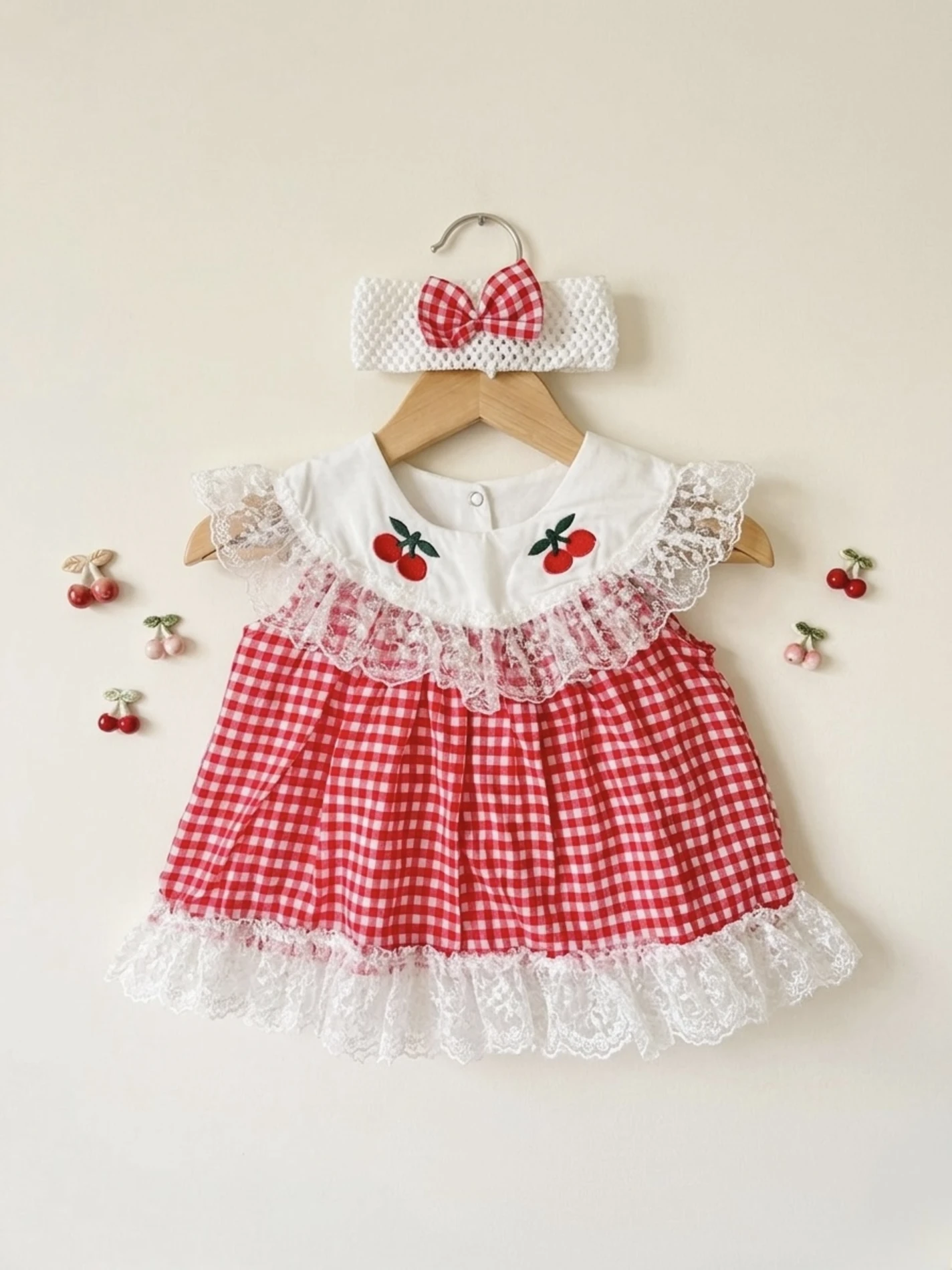 Ekose Desenli Kirazli Güpür Detaylı Bandanali Elbise 