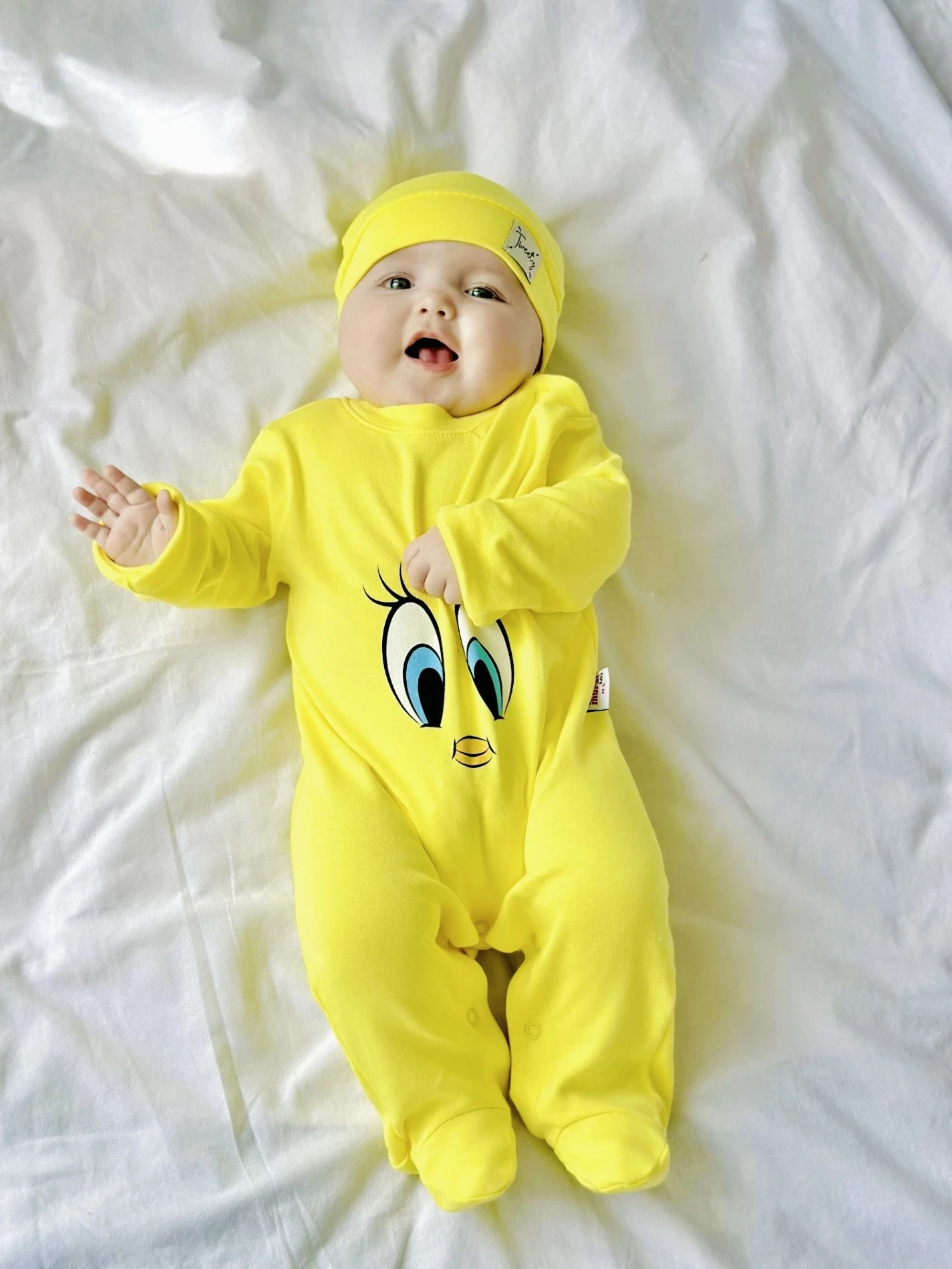 Tweety desenli %100 Pamuk Şapkalı Unisex Tulum Set
