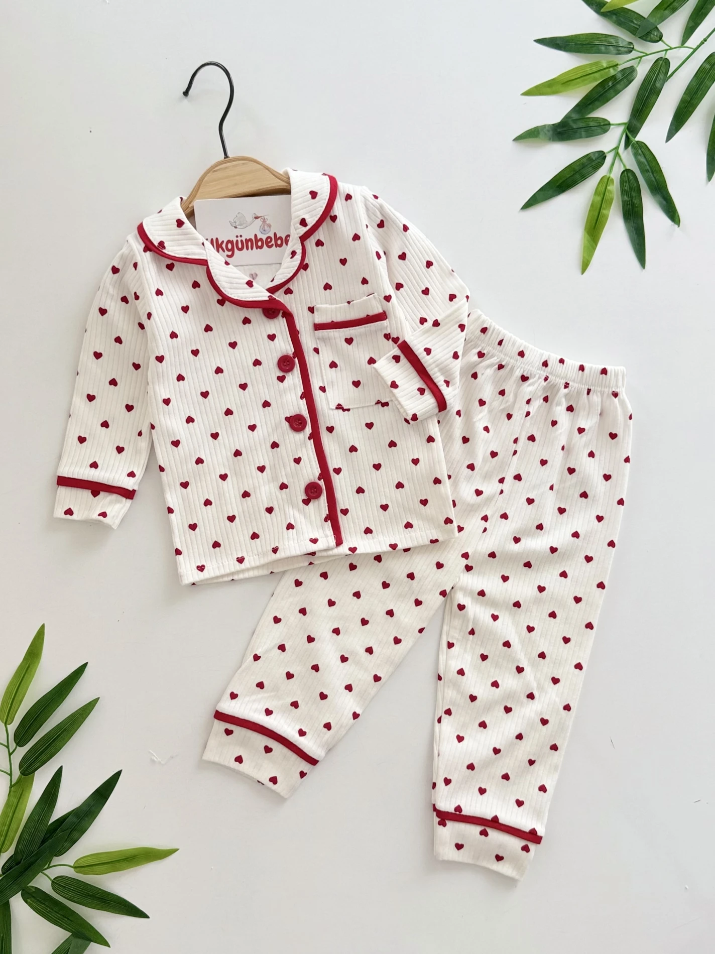 Kalp Desenli Bebe Yakalı %100 Pamuk Ribanalı Kumaş 2’li Pijama Takımı