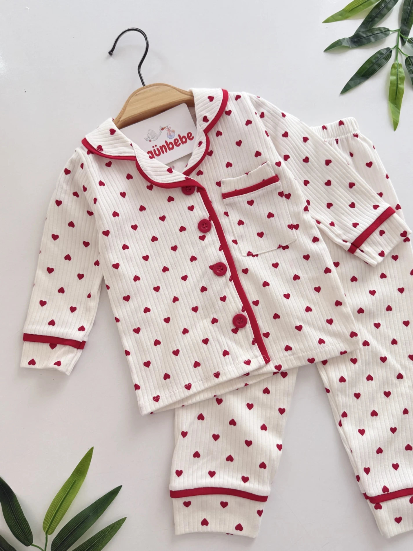 Kalp Desenli Bebe Yakalı %100 Pamuk Ribanalı Kumaş 2’li Pijama Takımı