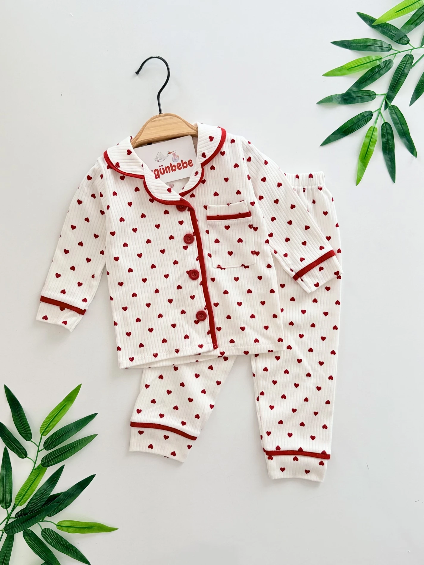 Kalp Desenli Bebe Yakalı %100 Pamuk Ribanalı Kumaş 2’li Pijama Takımı