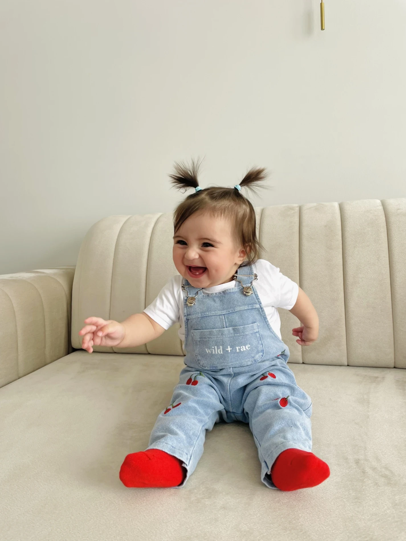 Kiraz Nakışlı Örme Yumuşacık Likralı Esnek Kumaşlı Salopetli 2’li Premium Kalite Set