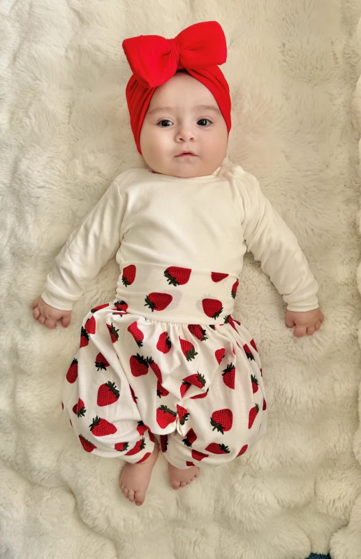 Çilek Desenli Şalvarlı UZUN Kollu Tişörtlü  3’lü Bandanalı  Takım