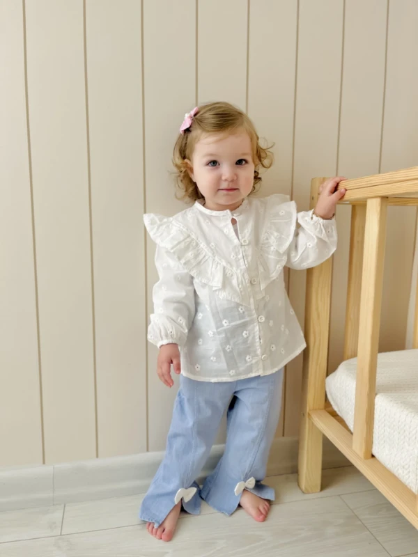 Fırfırlı Gömlekli Kot Pantalonlu Fiyonk Detaylı Premium Kalite 2’li Kız Bebek Takım
