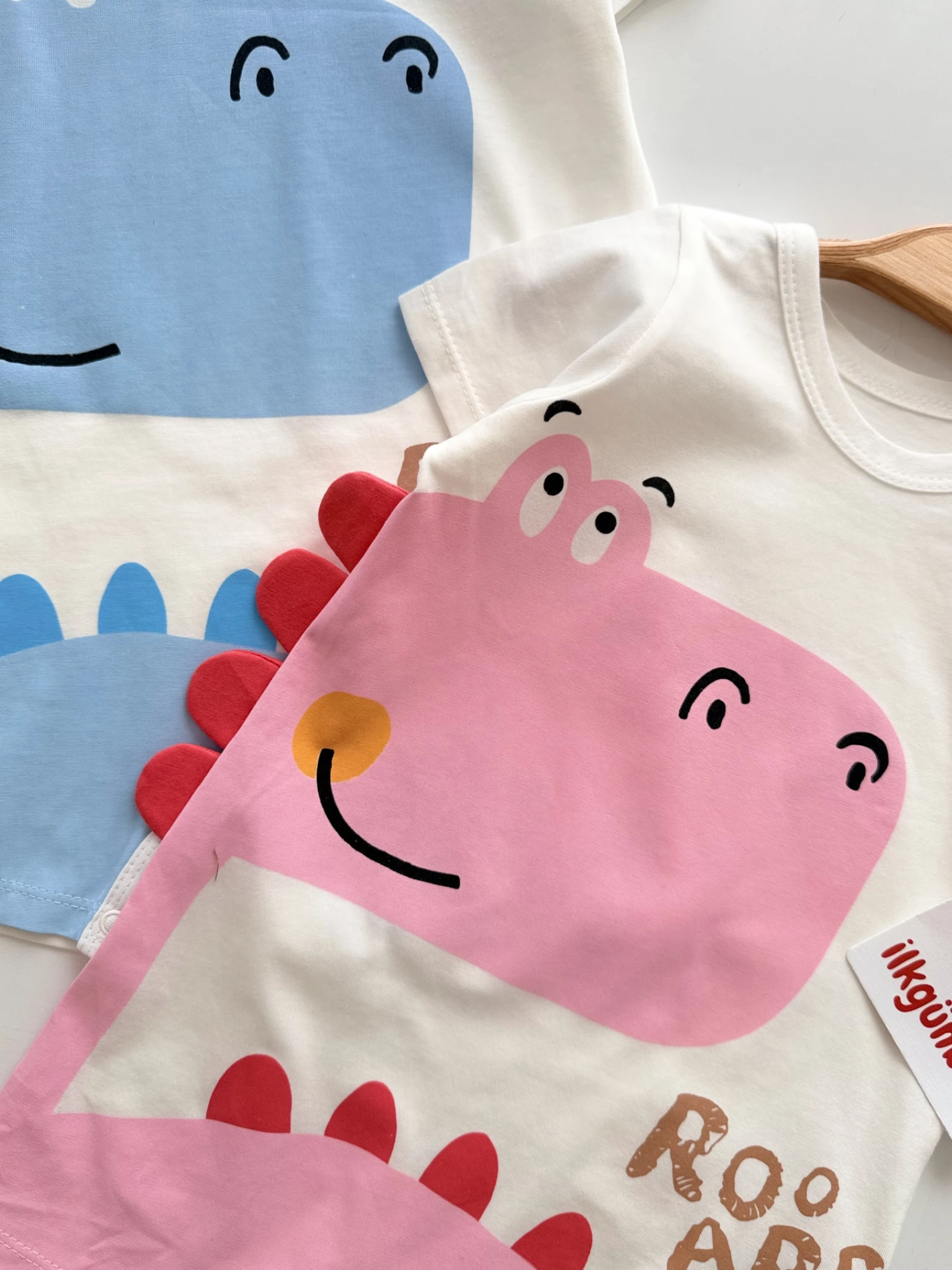 Dino-Roar – Figürlü ve Kabartma Detaylı Bebek Şort Tulum