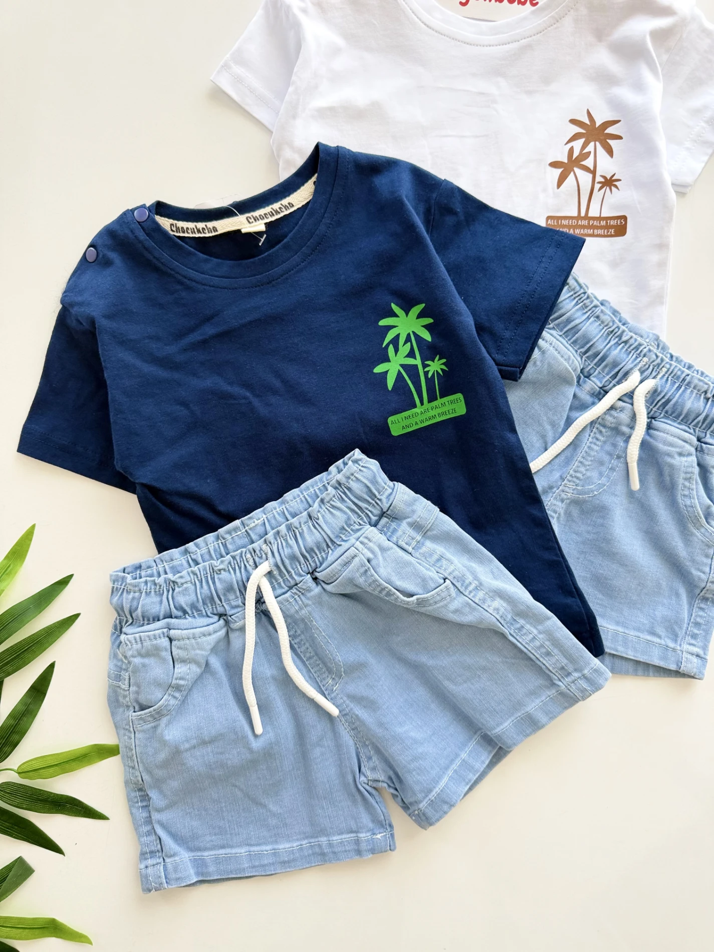 Palmiye Desenli Kot Şortlu Takım