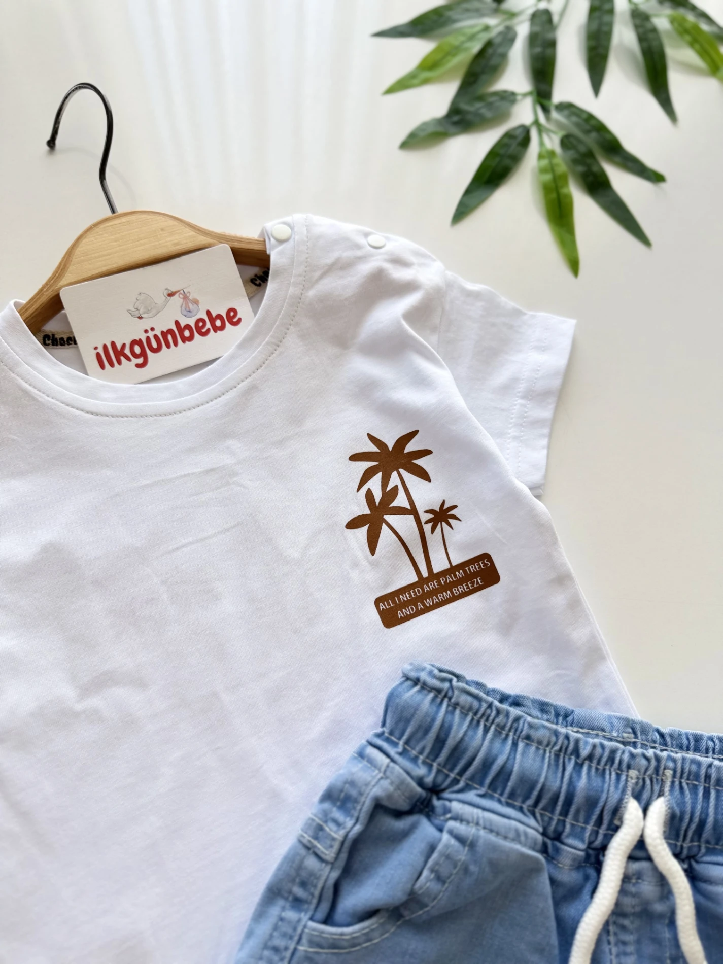 Palmiye Desenli Kot Şortlu Takım