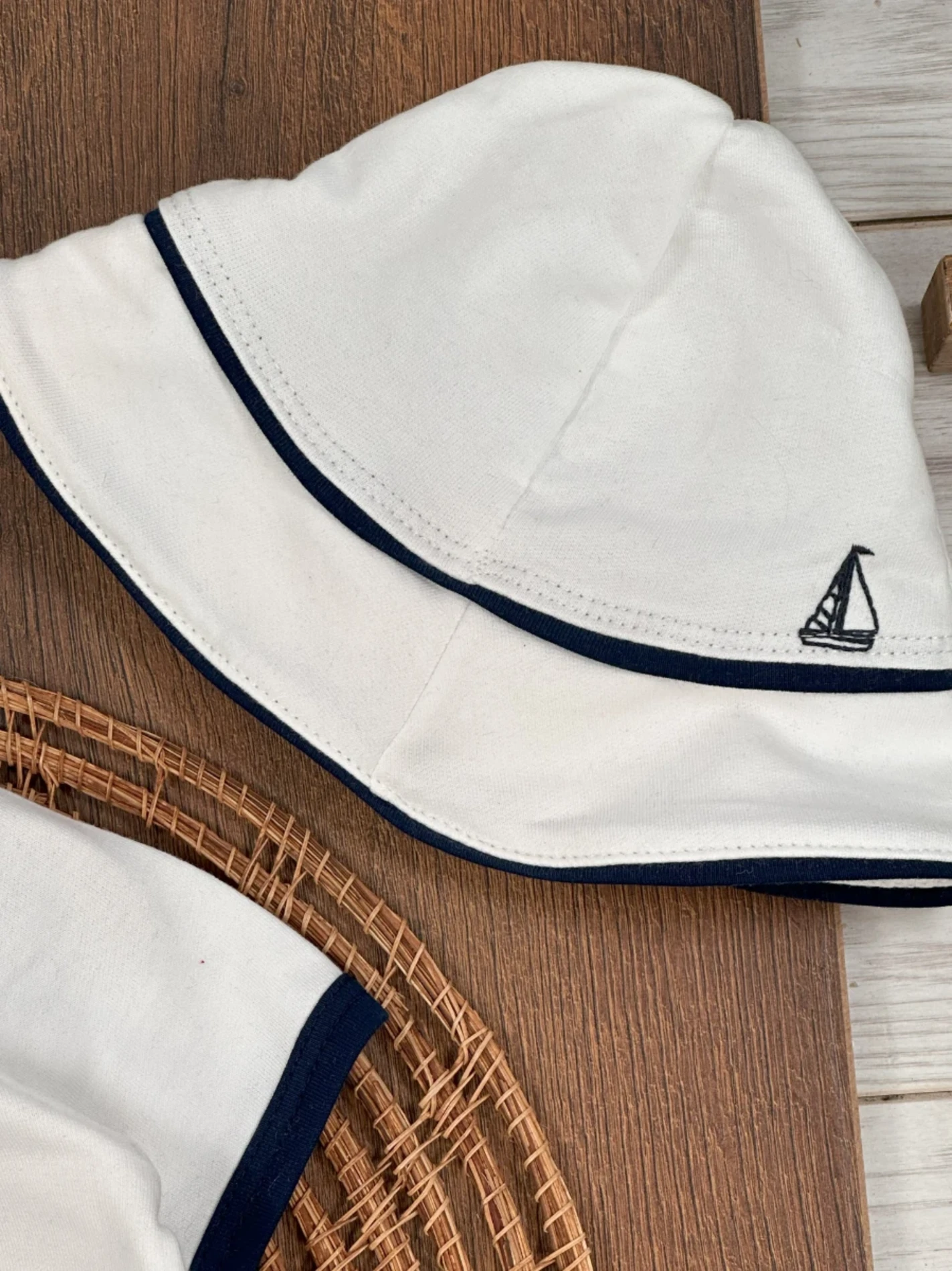 Yelken Gemici Nakışlı Şapkalı Alttan Çıtçıtlı Yazlık 2li Tulum Set