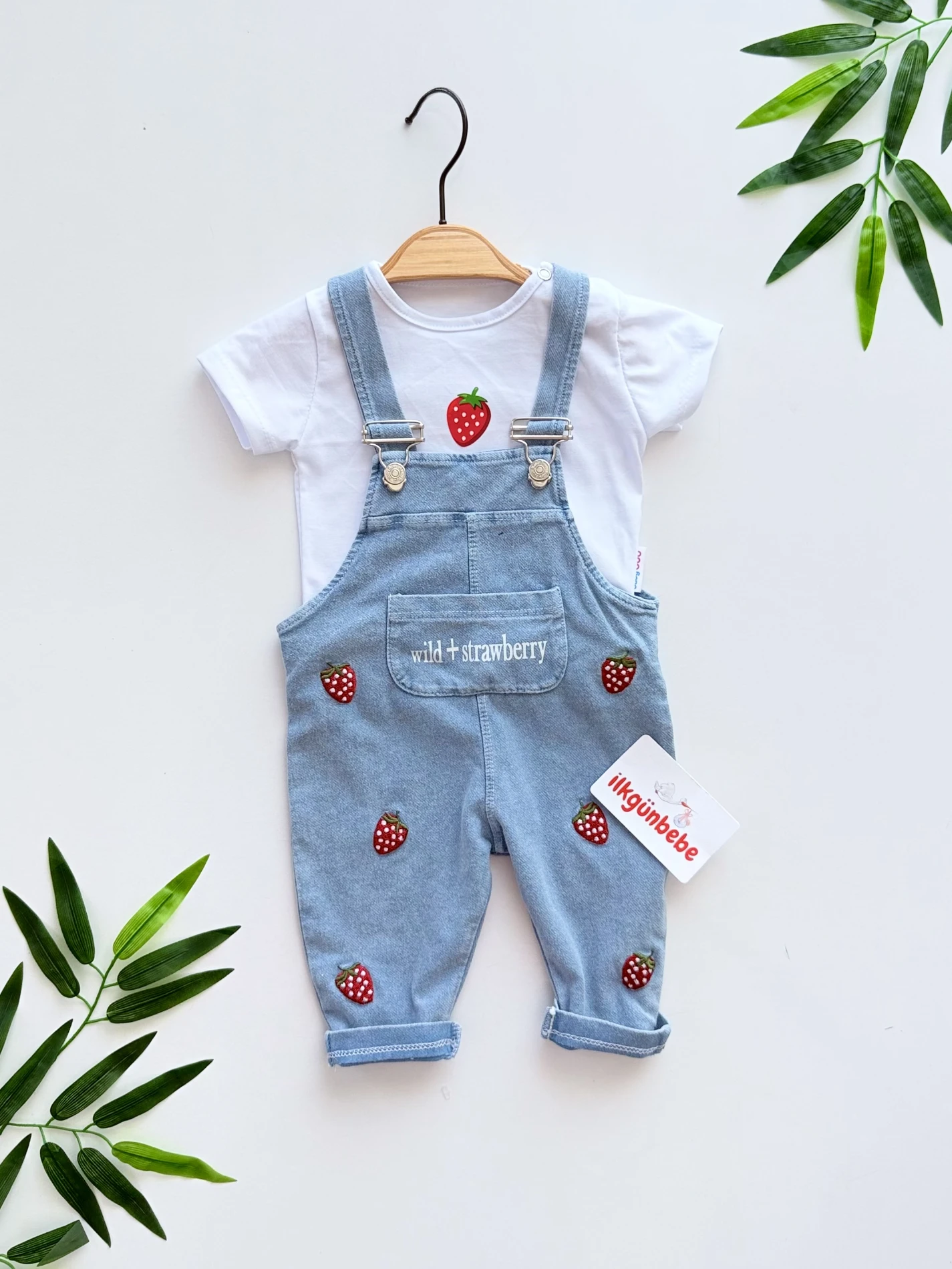 Çilek Nakışlı Örme Yumuşacık Likralı Esnek Kumaşlı Salopetli 2’li Premium Kalite Set