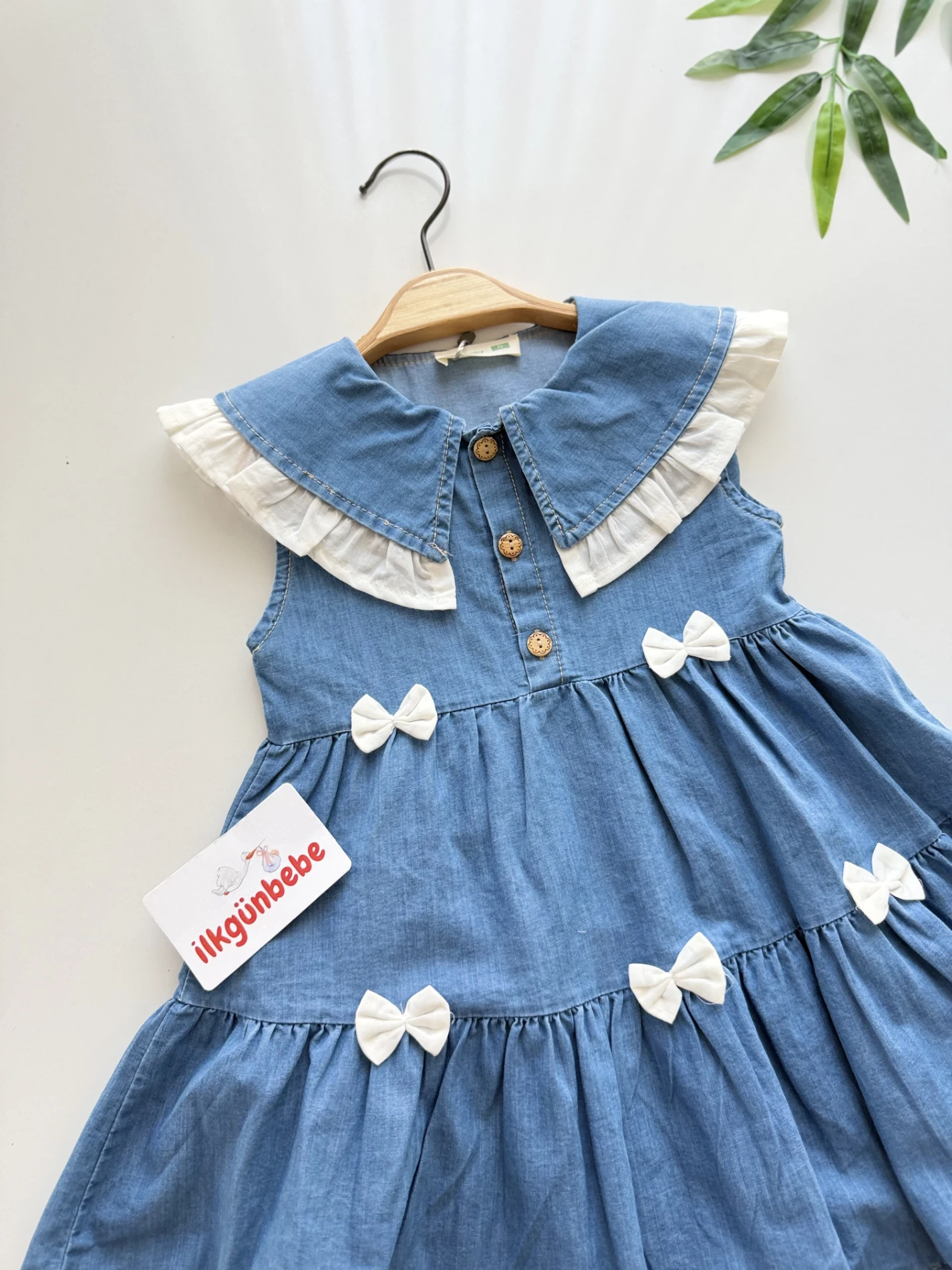 Bebe Yaka Fırfırlı ve Fiyonk Detaylı Denim Elbise