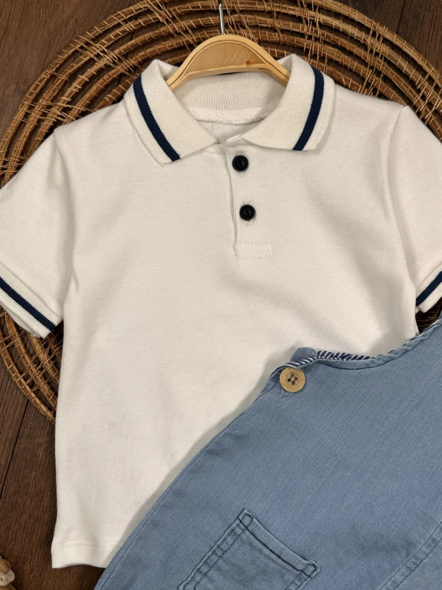 Polo Yaka Tişört ve Denim Kot Salopet Takımı