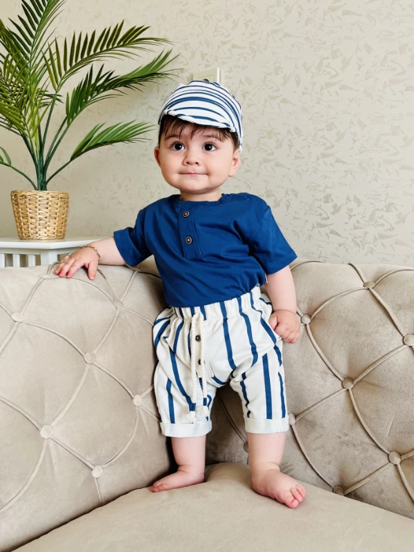 Kasketli Çizgili Şortlu %100 Pamuk 3’lü Takım