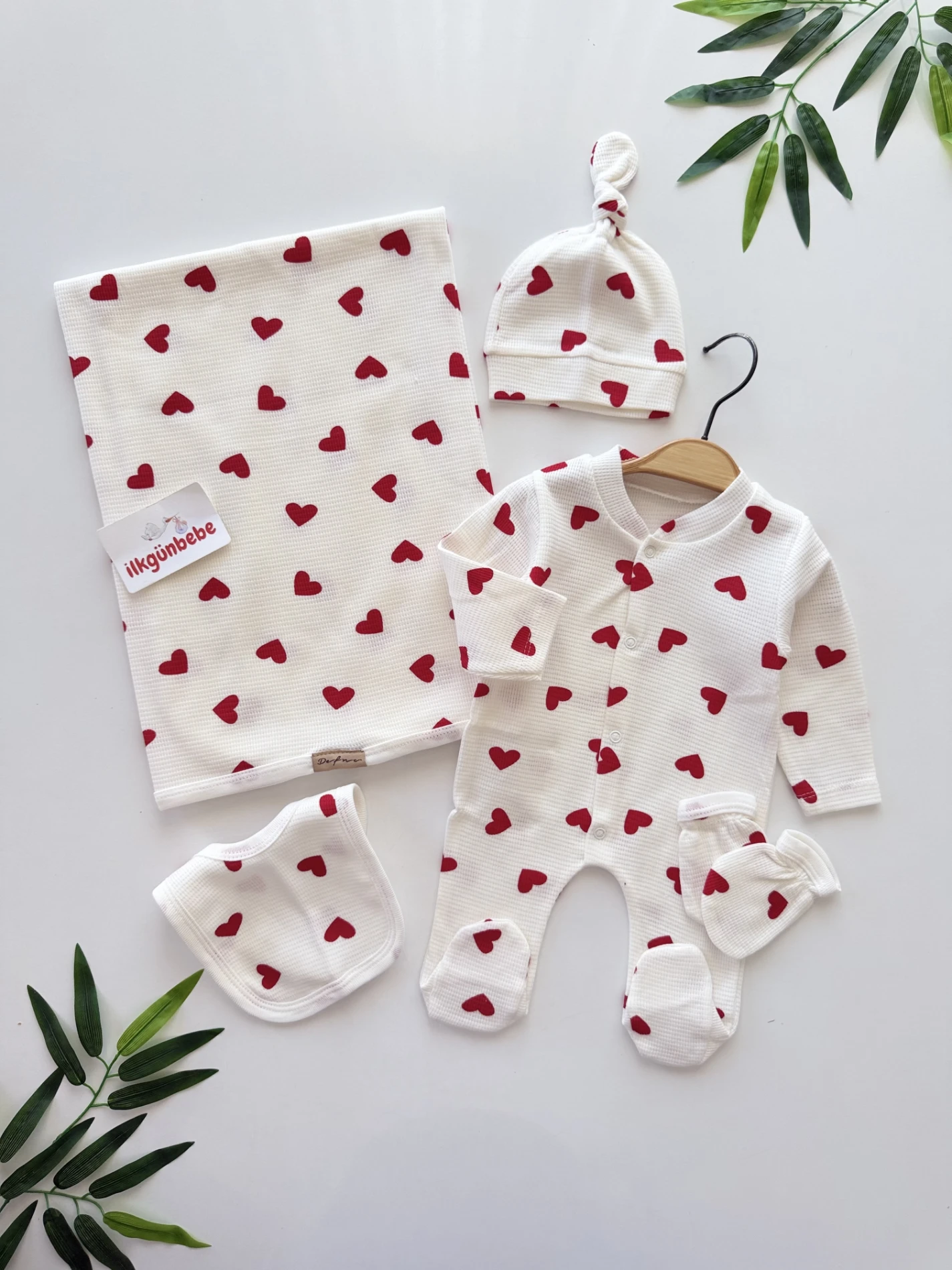 Love Kalp Desenli  %100 Pamuk Yumuşacık Premium Battaniyeli 5 Parça Set