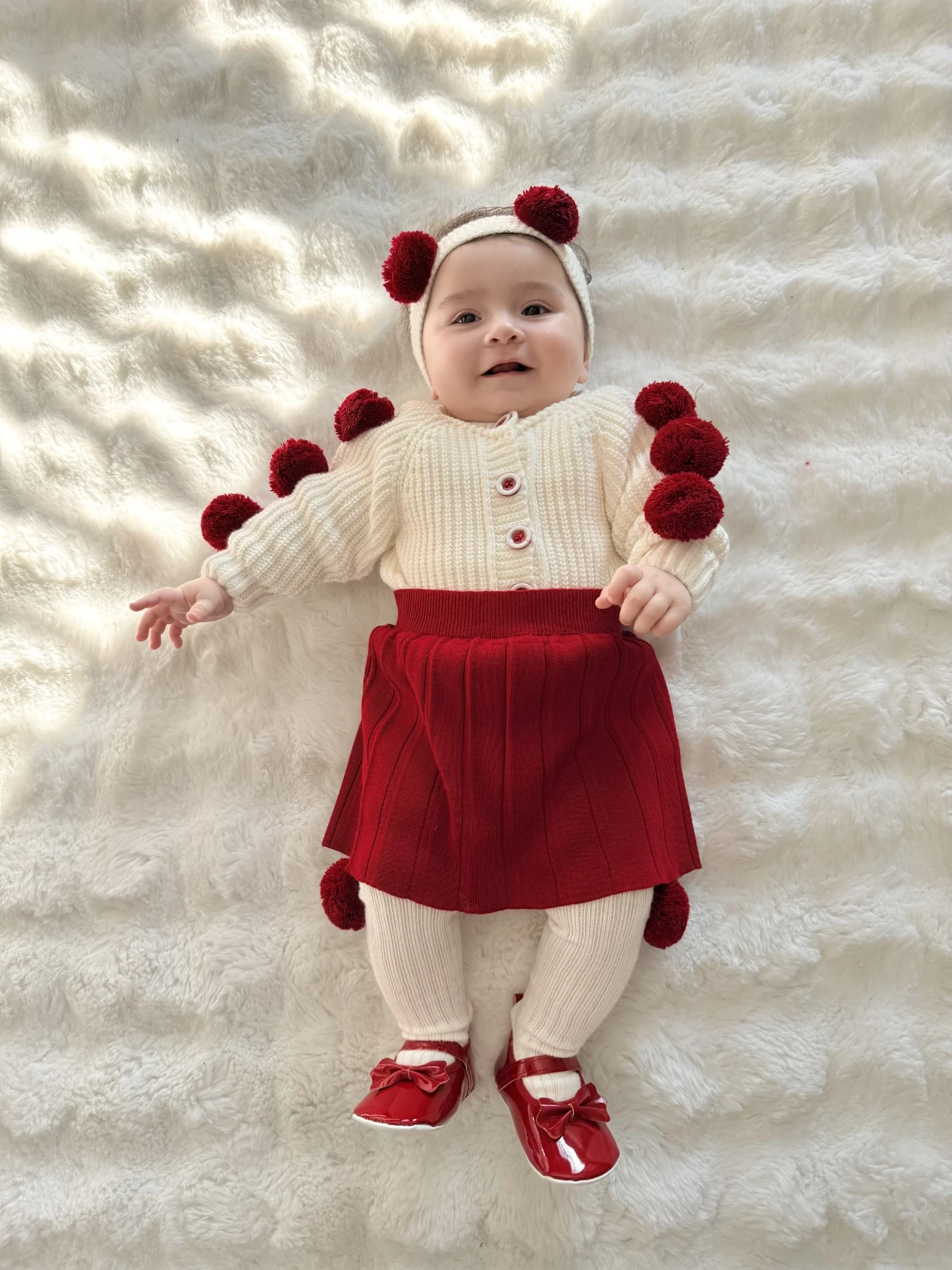 Ponponlu Selanik Örgüsü Hırkalı Triko Etekli Bandana & Çorap 4’lü Set