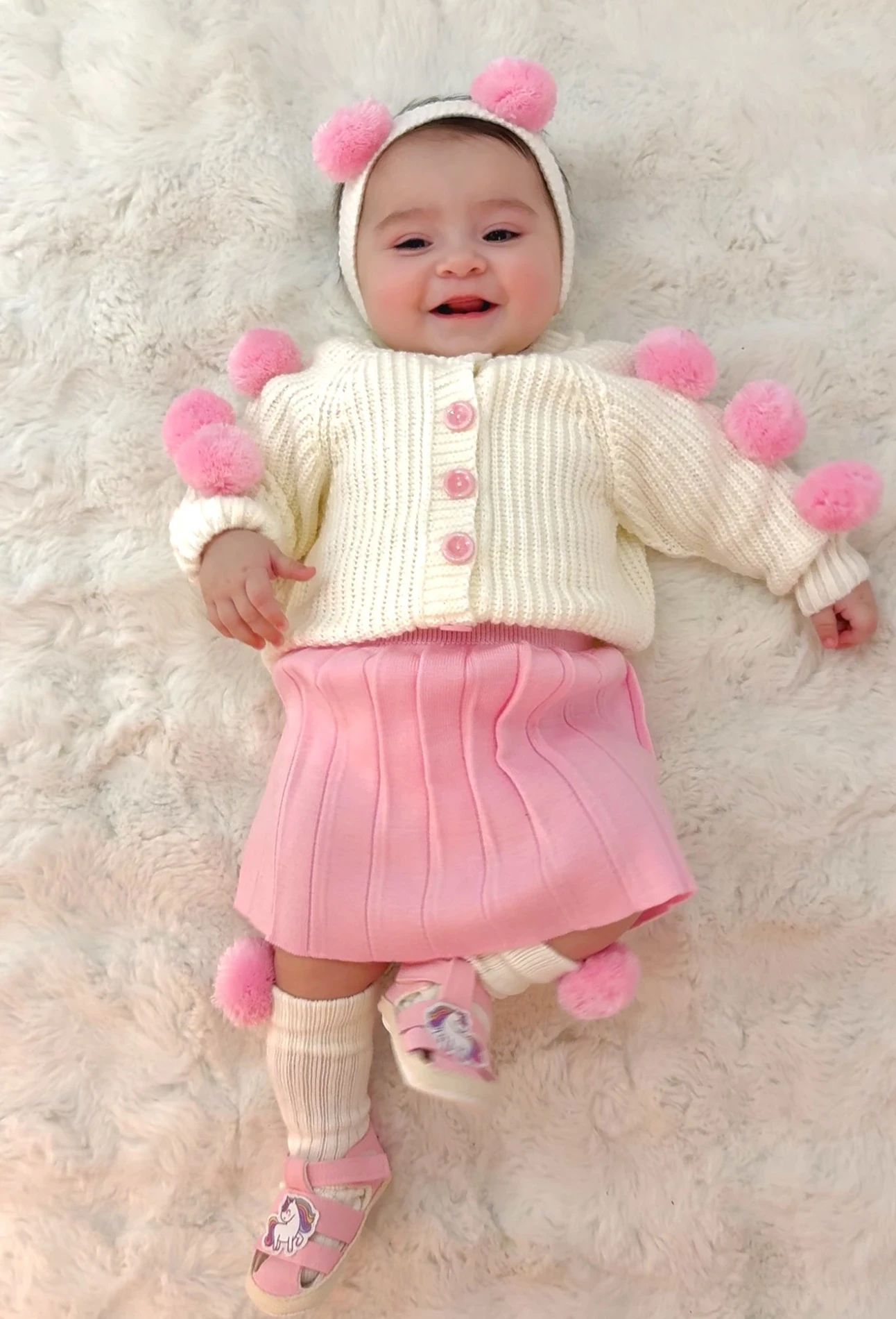 Ponponlu Selanik Örgüsü Hırkalı Triko Etekli Bandana & Çorap 4’lü Set