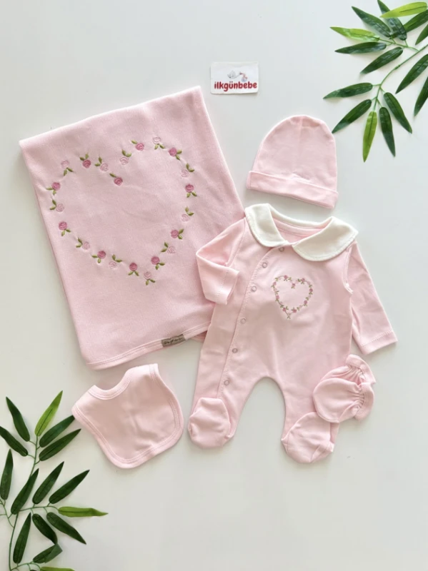 Kalp Nakışlı   %100 Pamuk Yumuşacık Premium Triko Battaniyeli 5 Parça Set
