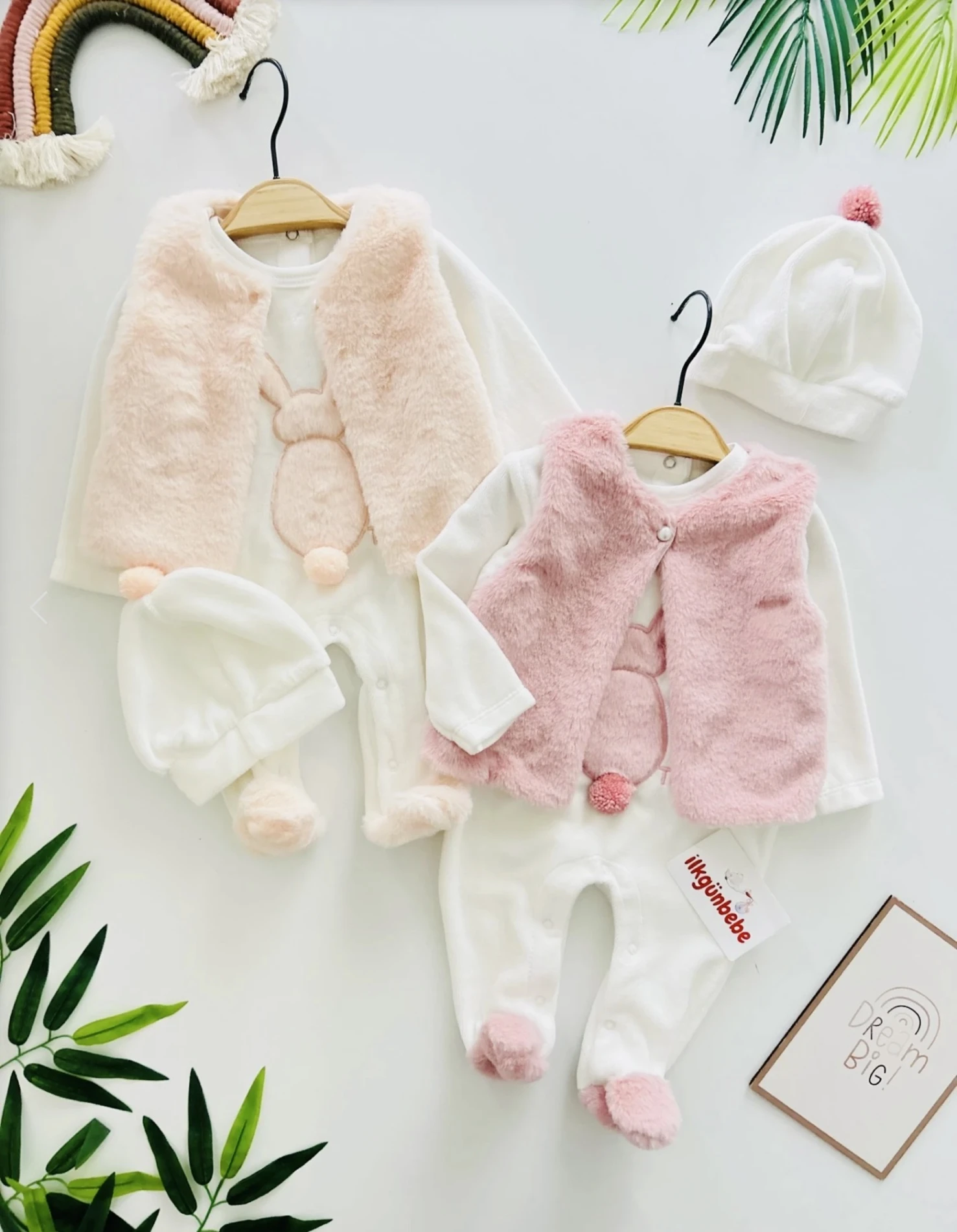 Cute Rabbit Kadife Kumaş Yelekli Ponpon Şapkalı 3’lü Set ( Somon ) 