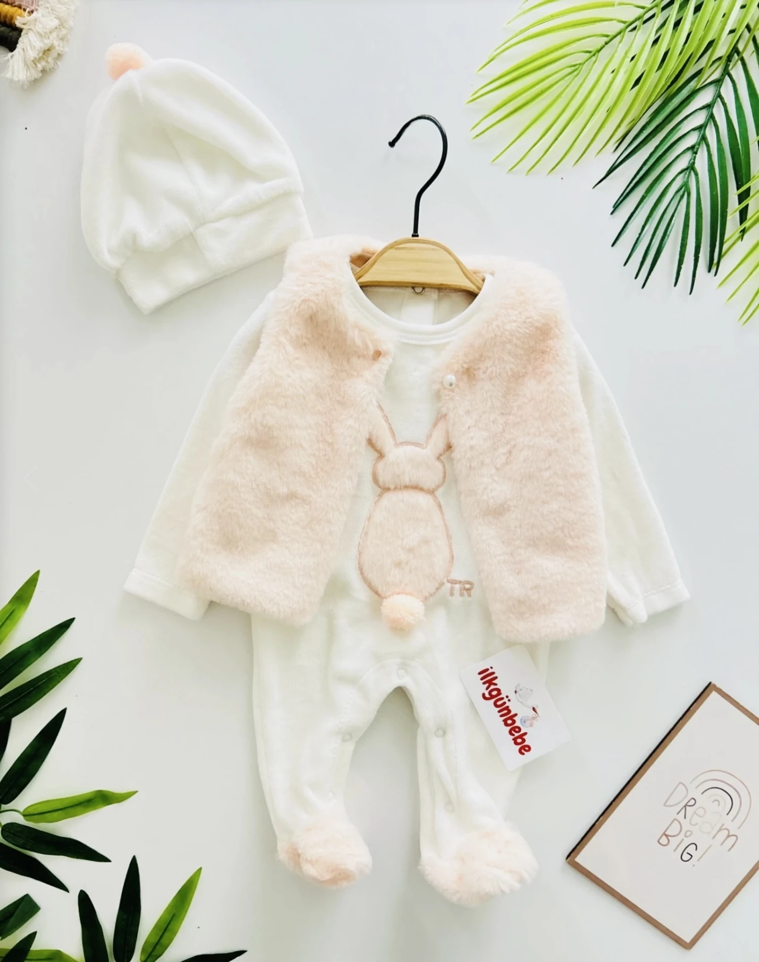 Cute Rabbit Kadife Kumaş Yelekli Ponpon Şapkalı 3’lü Set ( Somon ) 
