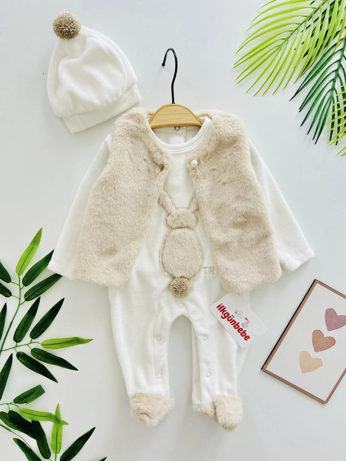 Cute Rabbit Kadife Kumaş Yelekli Ponpon Şapkalı 3’lü Set ( Pembe ) 