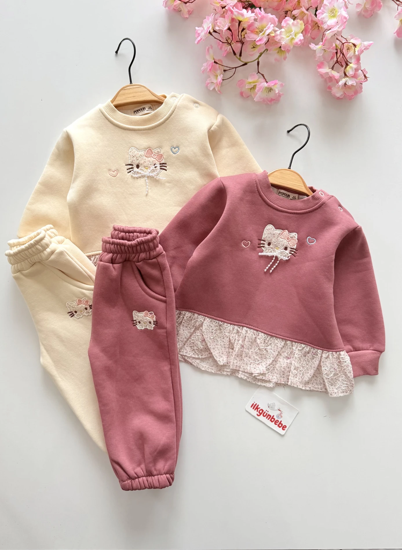 Hello Kitty Fiyonklu  3 İp Şardonlu Kışlık Takım