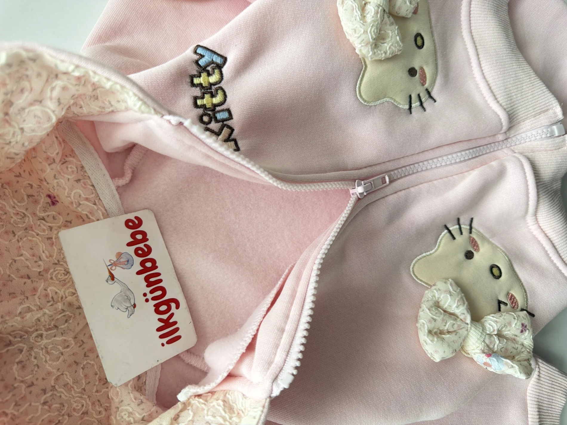 Hello Kitty Fiyonklu  3 İp Şardonlu Hırkalı  Kışlık Takım